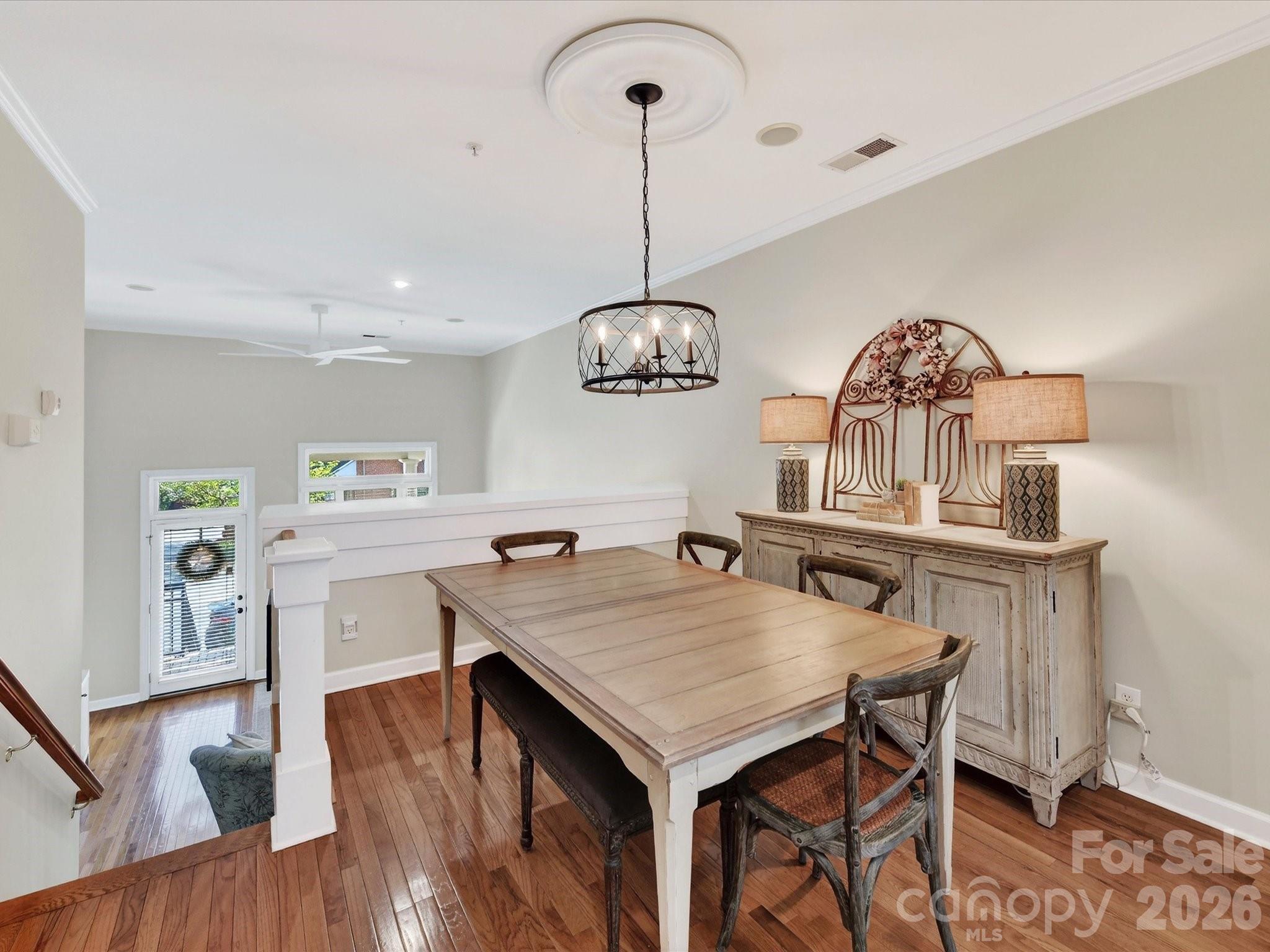 4916 S Hill View Drive — Charlotte