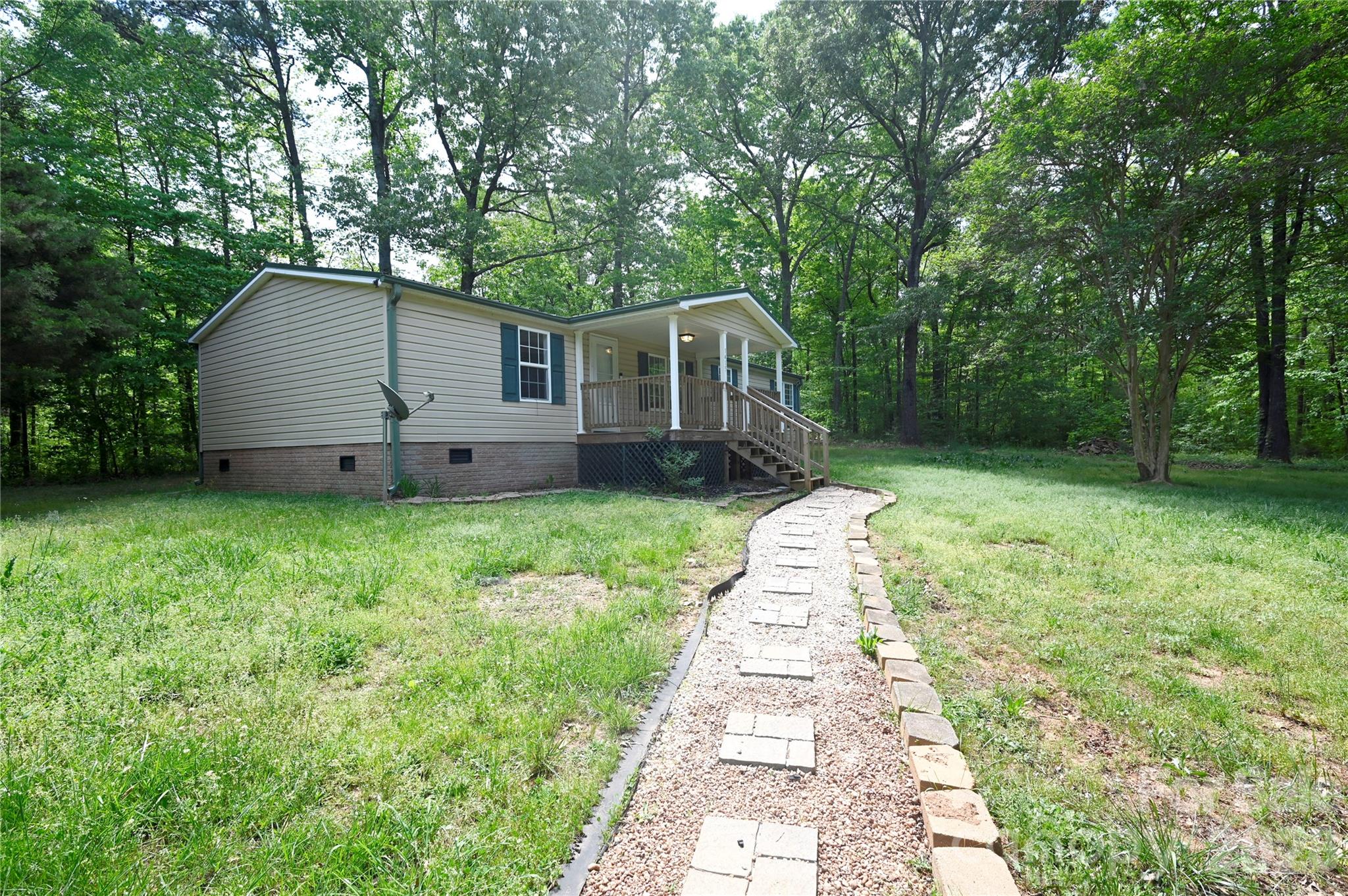 1415 Smith Woods Lane — Hickory Grove