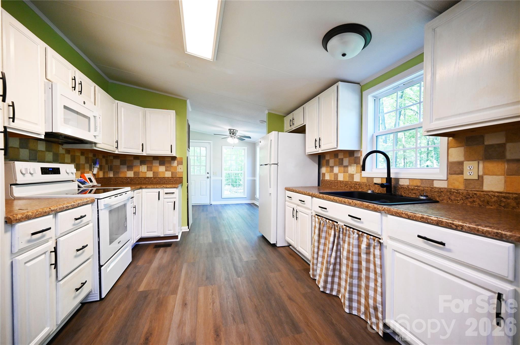 1415 Smith Woods Lane — Hickory Grove