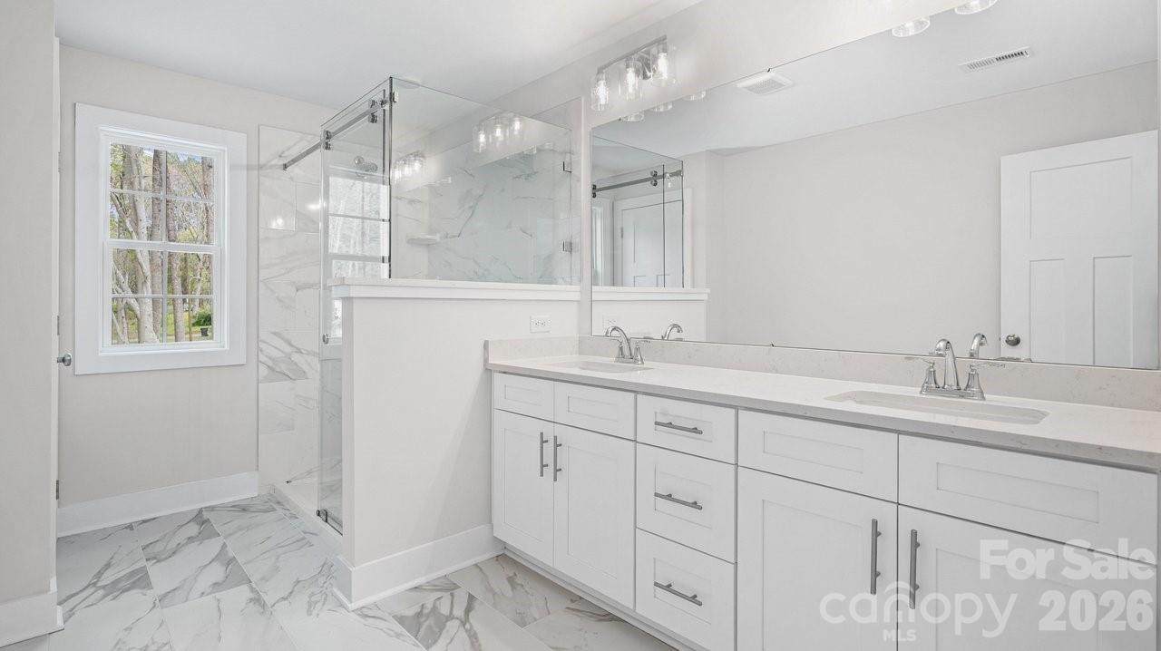 606 Teresa Circle — Waxhaw