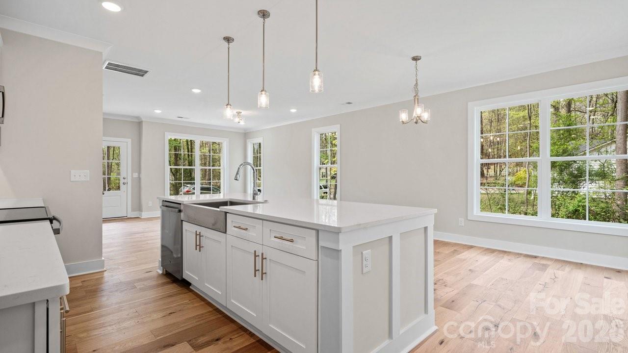 606 Teresa Circle — Waxhaw