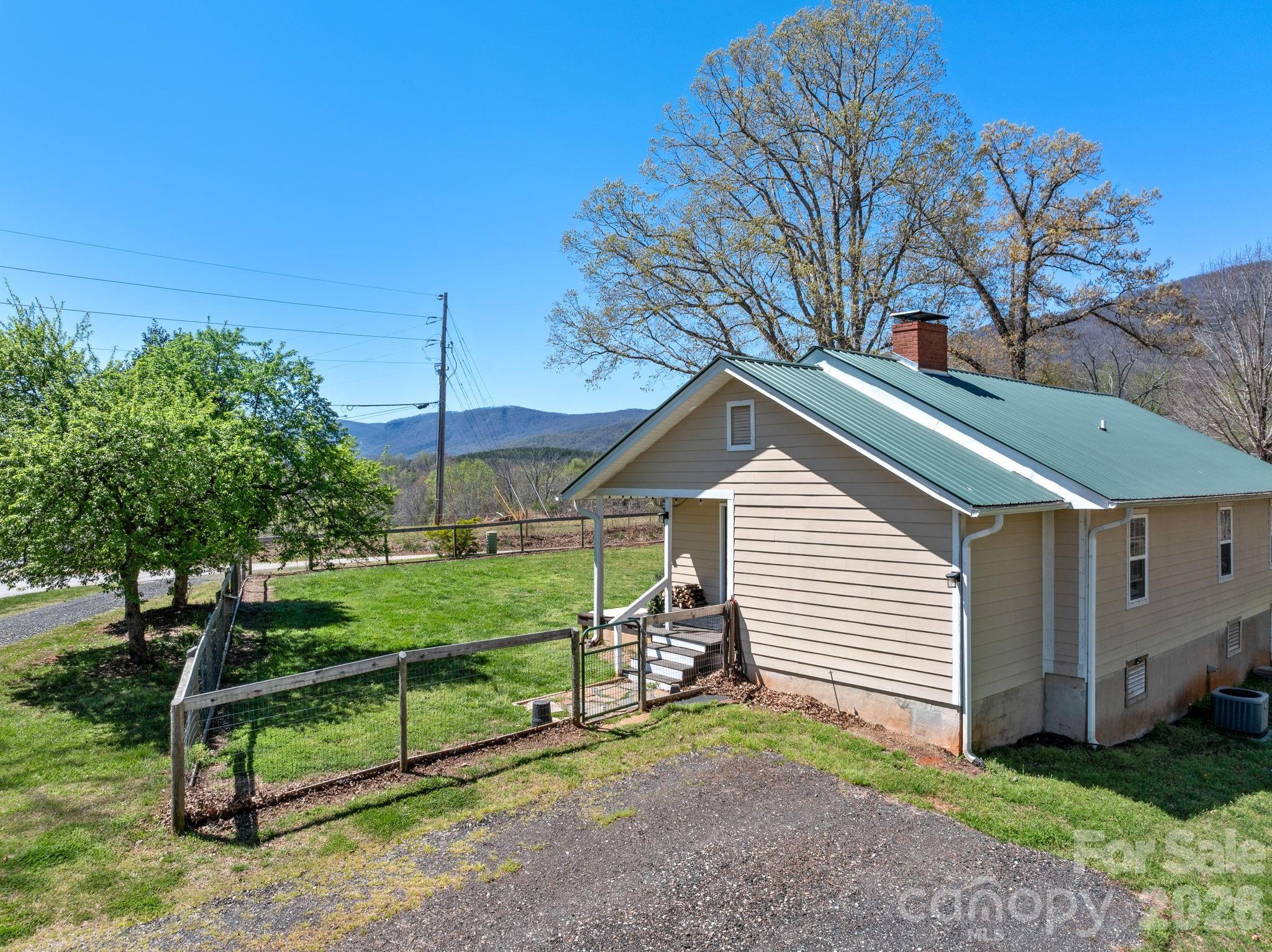 1434 Lake Adger Road — Mill Spring