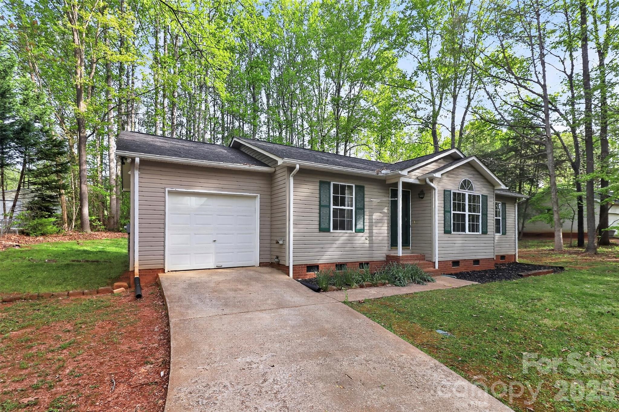 174 Overcreek Road — Mooresville