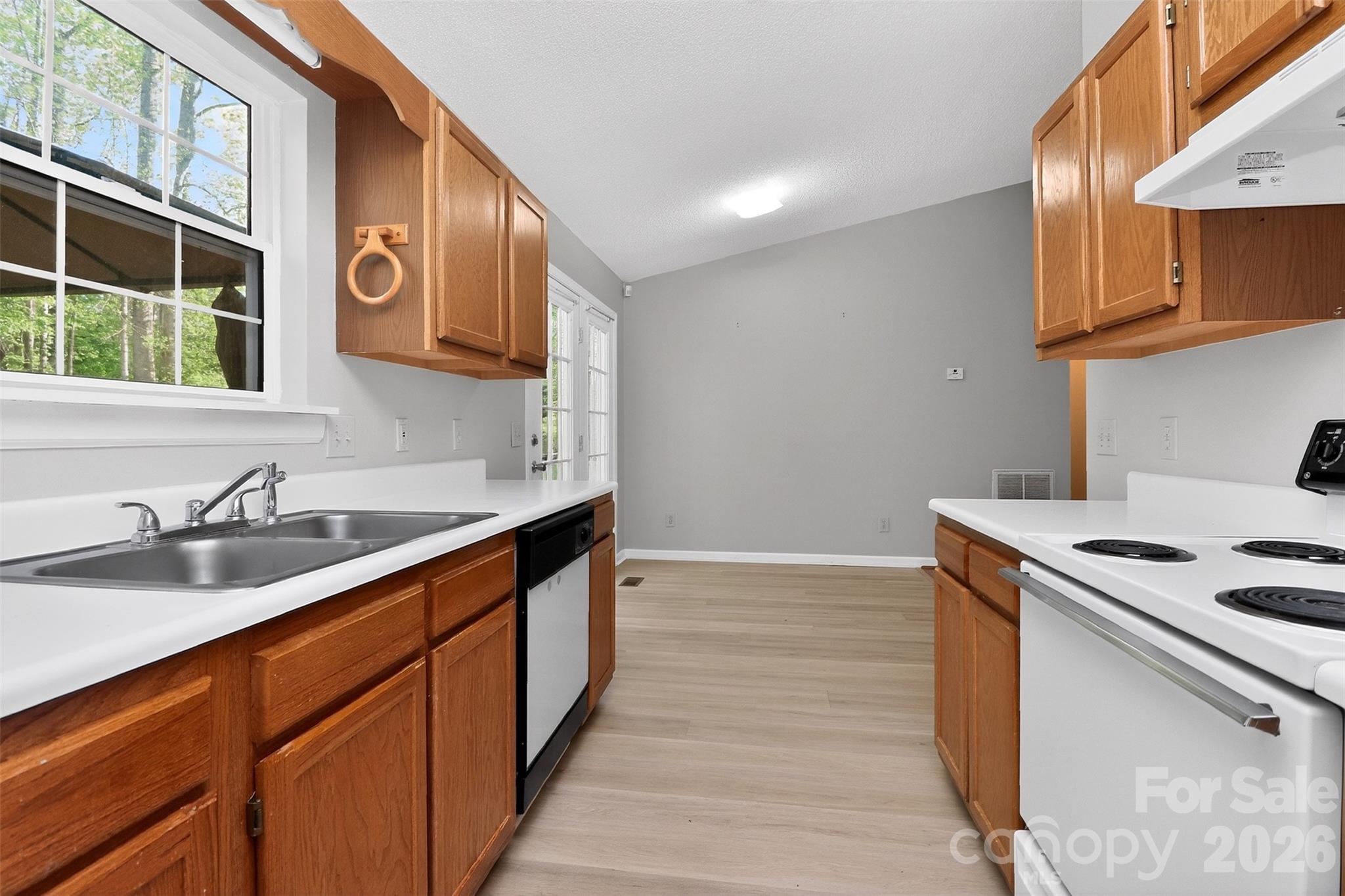 174 Overcreek Road — Mooresville