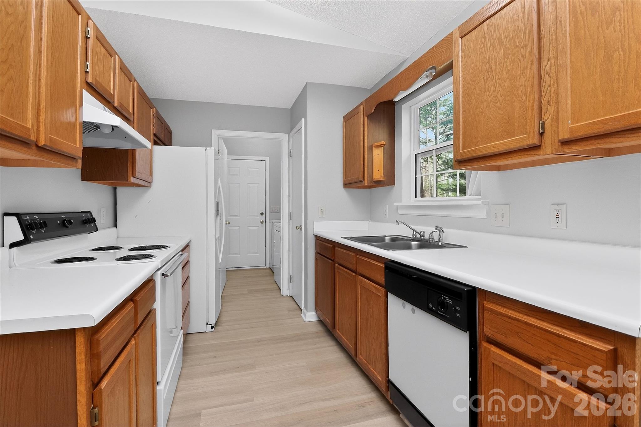 174 Overcreek Road — Mooresville