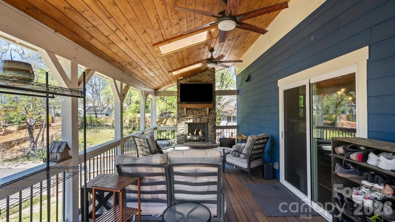 1521 Seigle Avenue — Charlotte