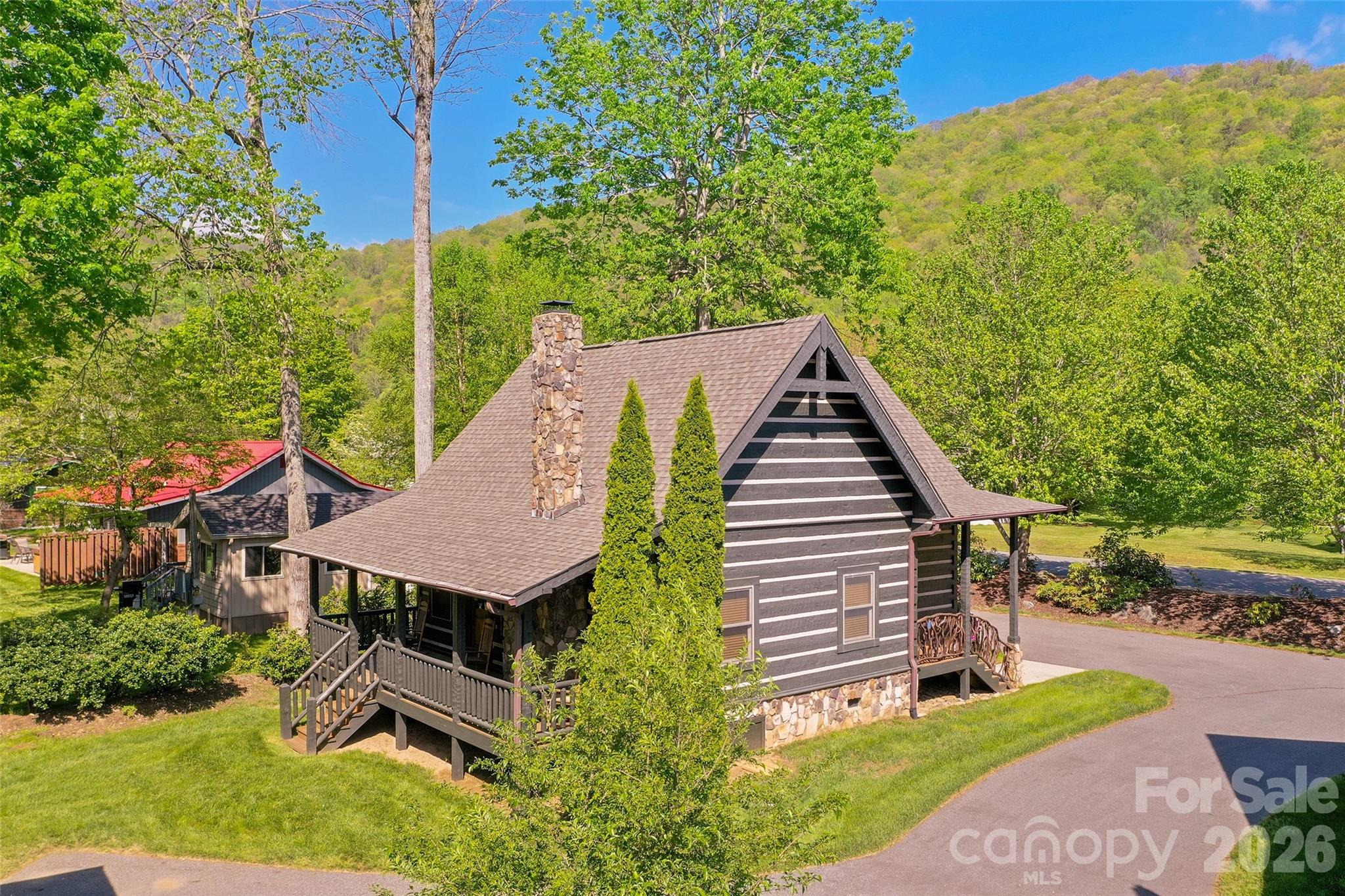 18 Rachels Circle — Maggie Valley