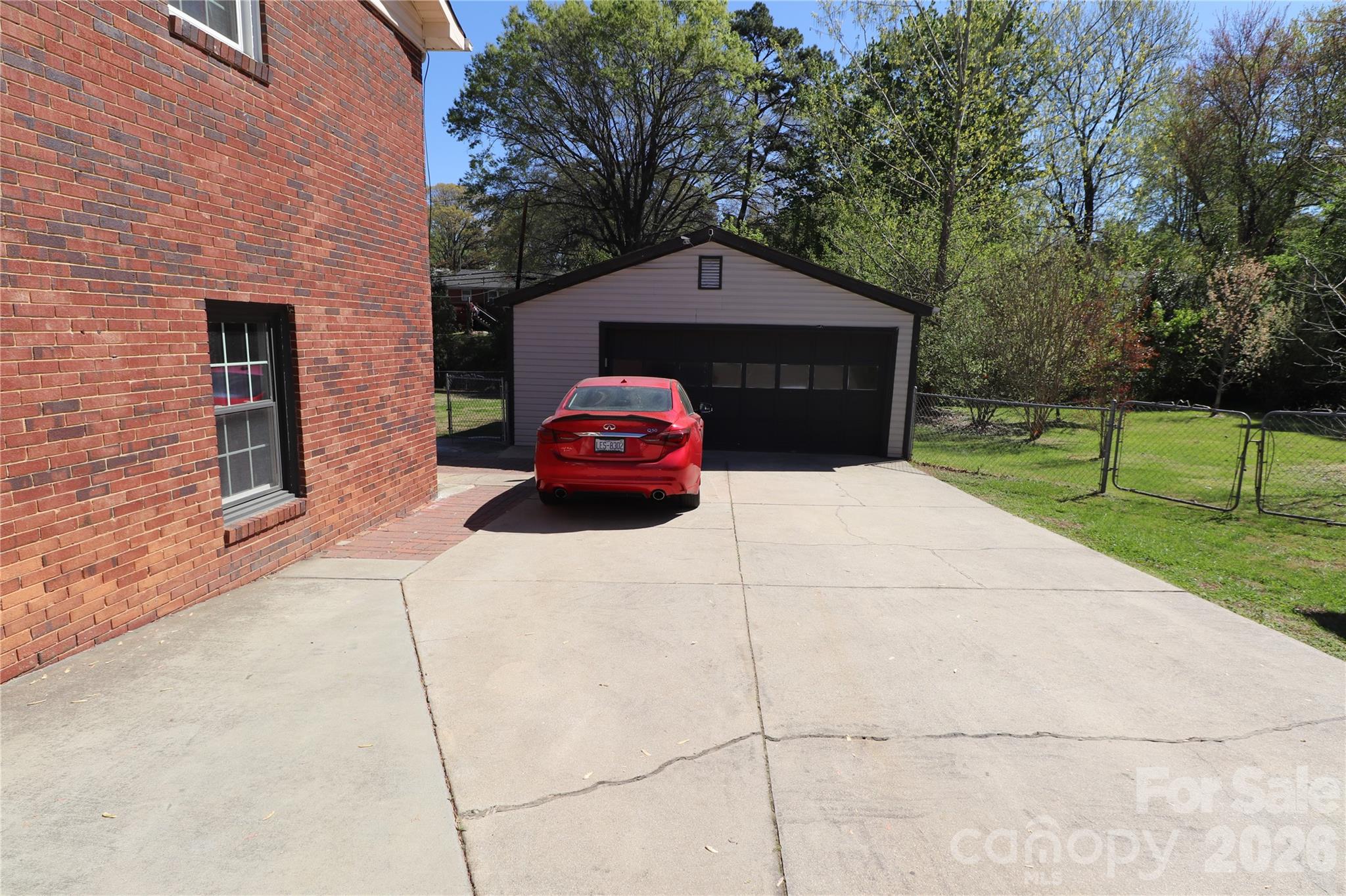 3931 Irvington Drive — Charlotte