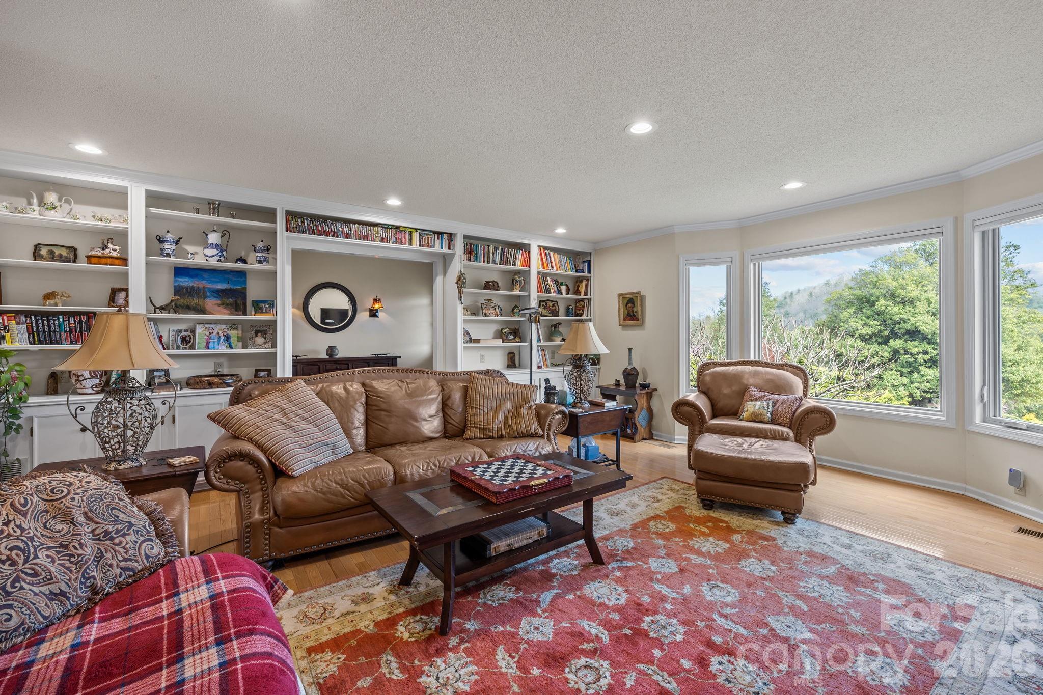 1531 Old Town Way — Hendersonville