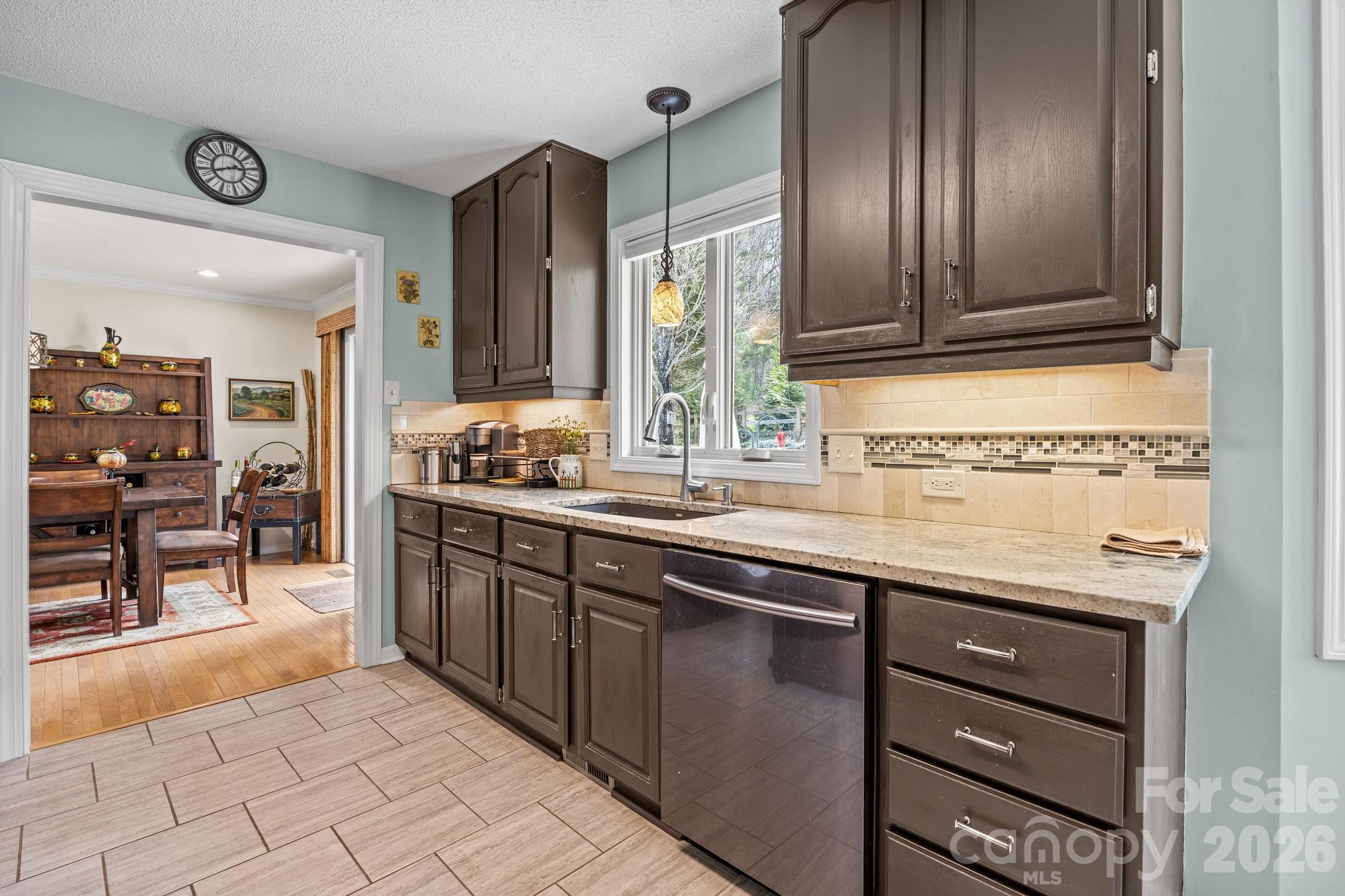 1531 Old Town Way — Hendersonville
