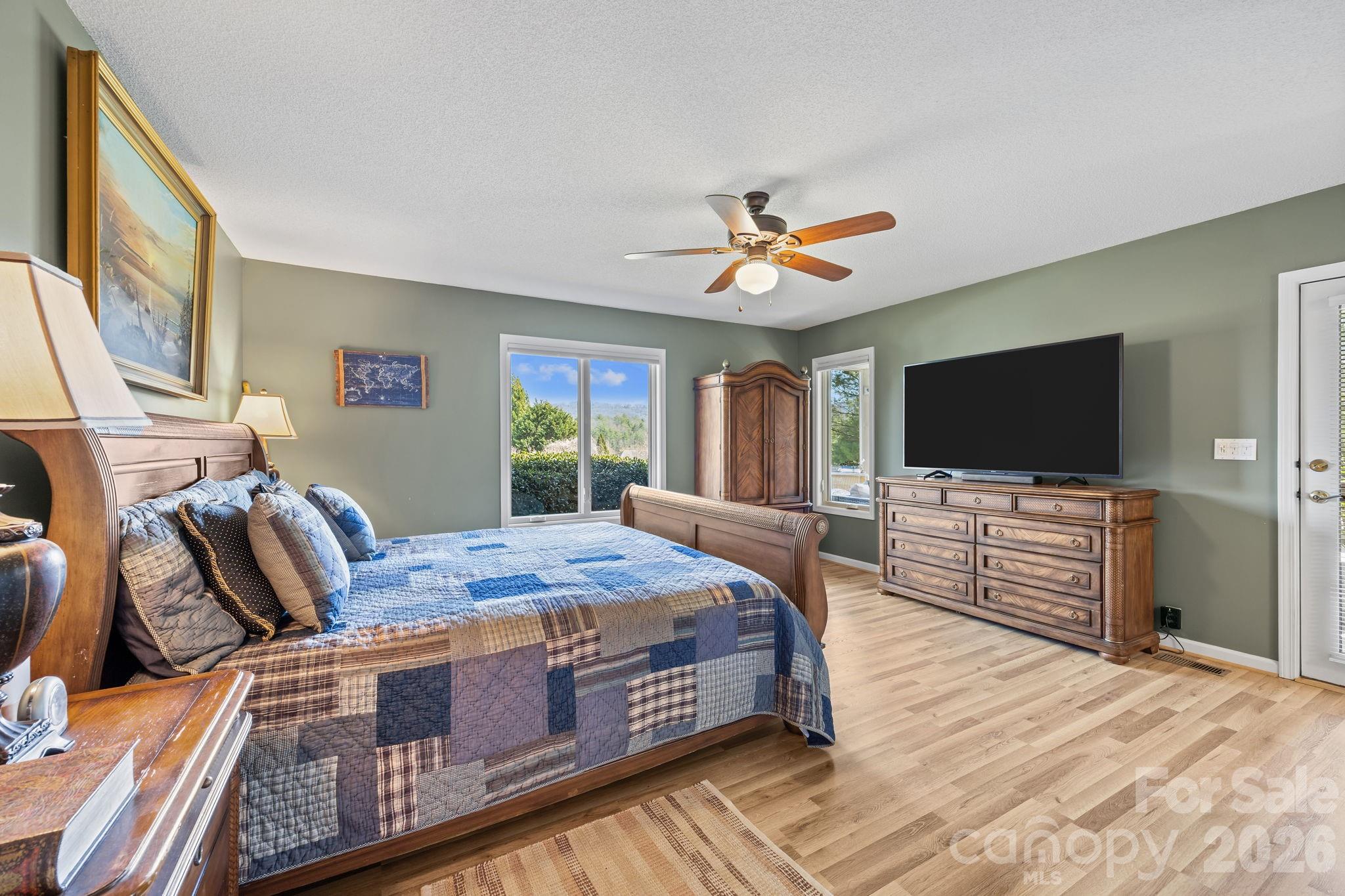 1531 Old Town Way — Hendersonville