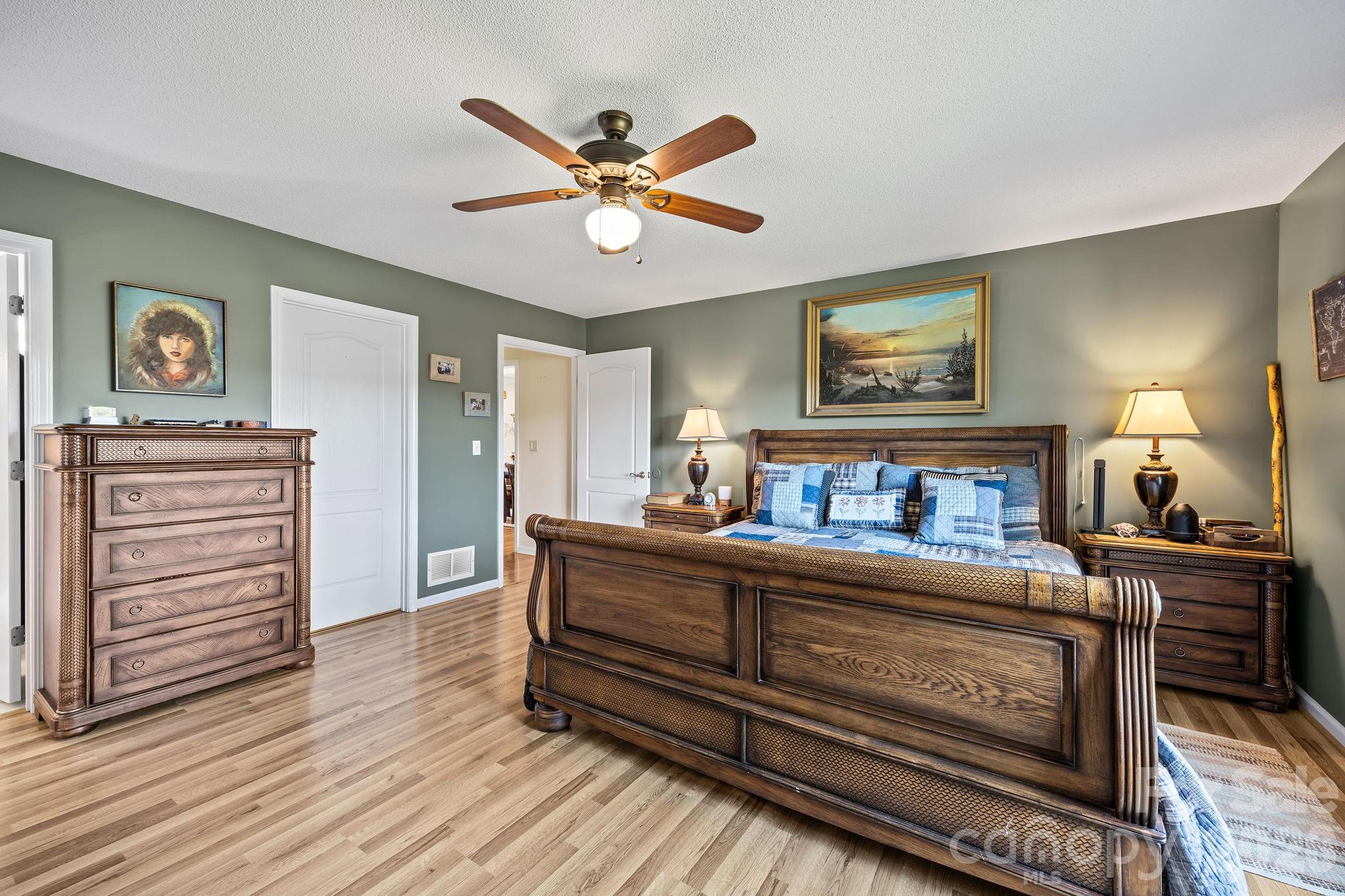 1531 Old Town Way — Hendersonville