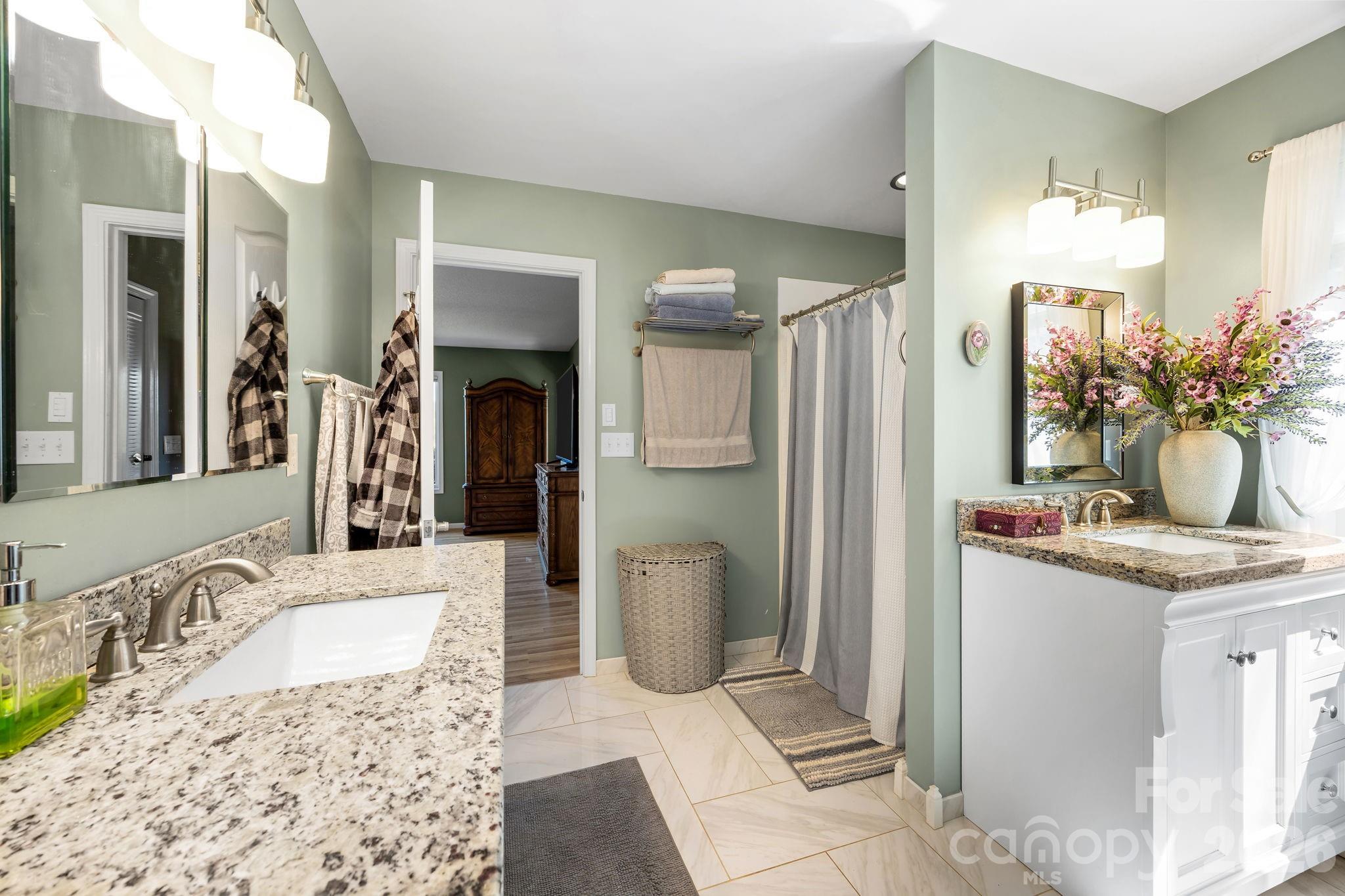 1531 Old Town Way — Hendersonville
