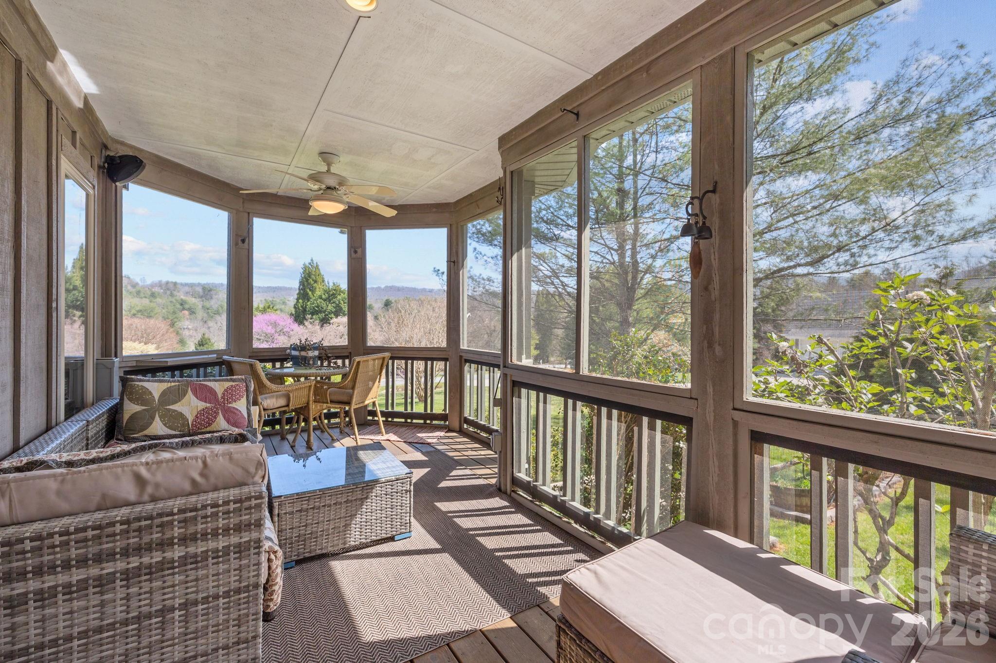 1531 Old Town Way — Hendersonville