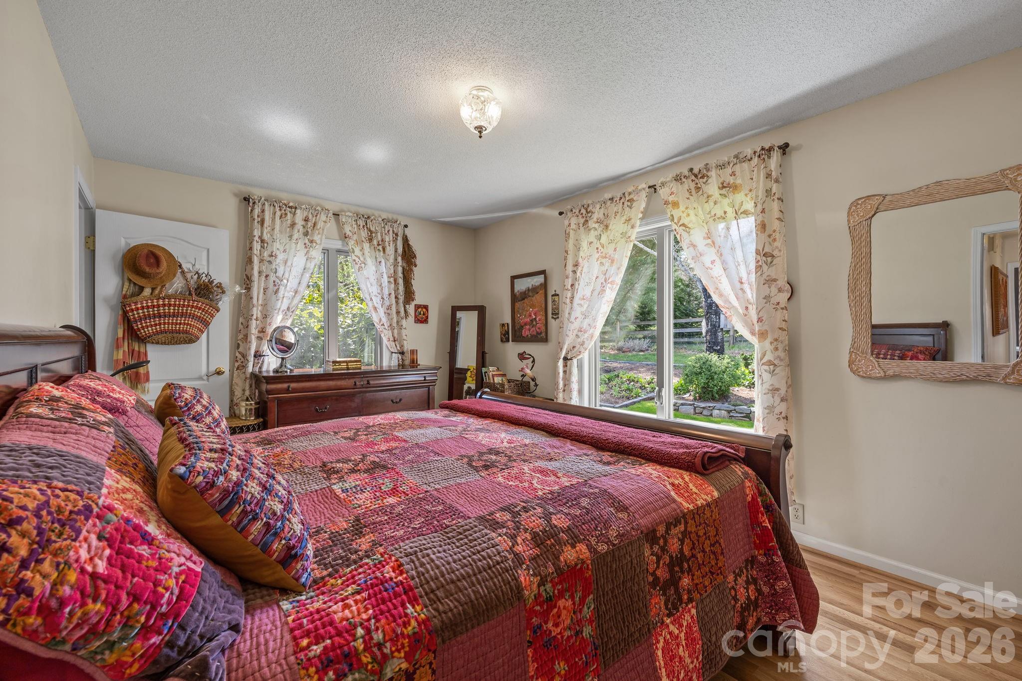1531 Old Town Way — Hendersonville