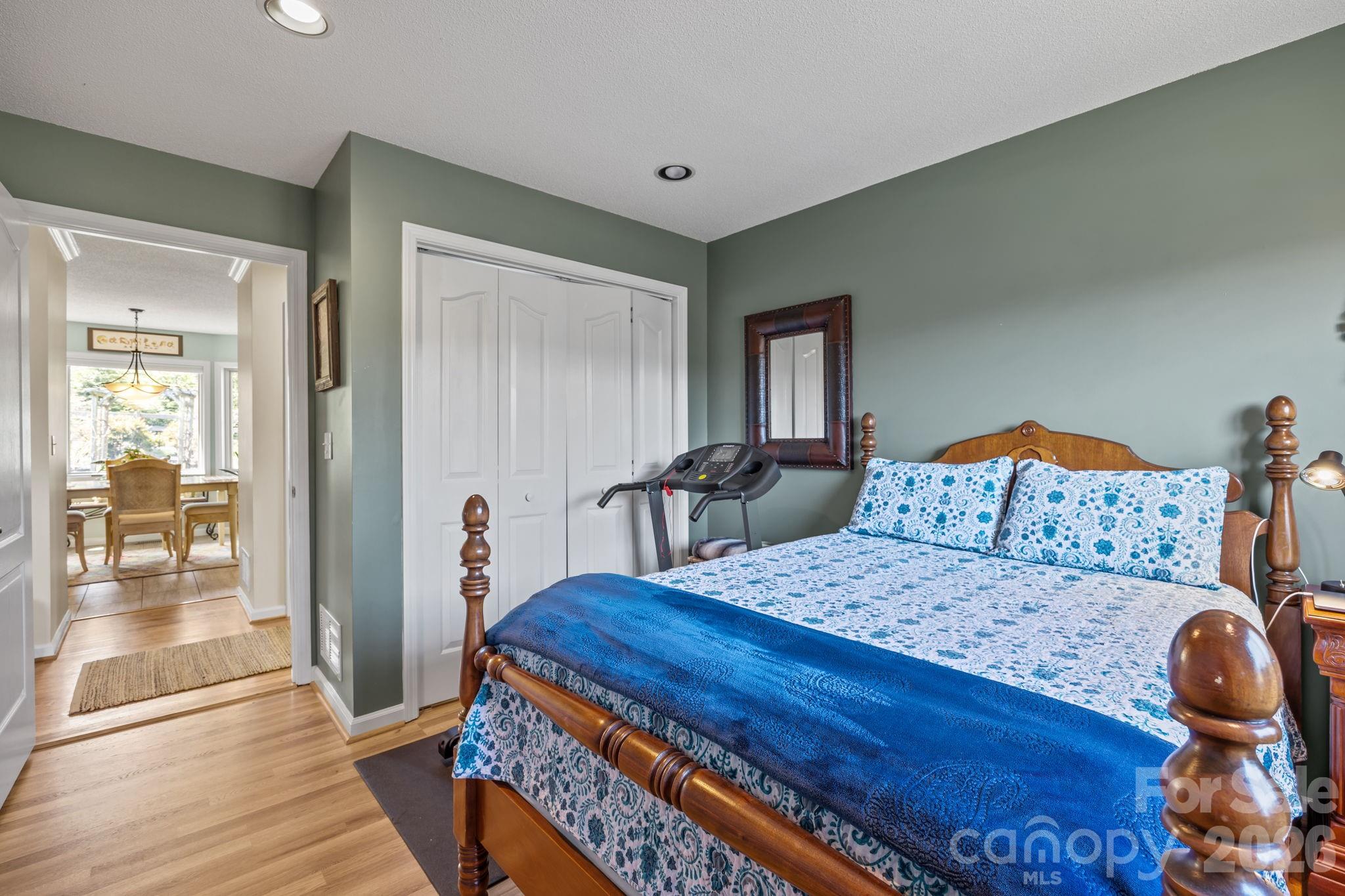 1531 Old Town Way — Hendersonville
