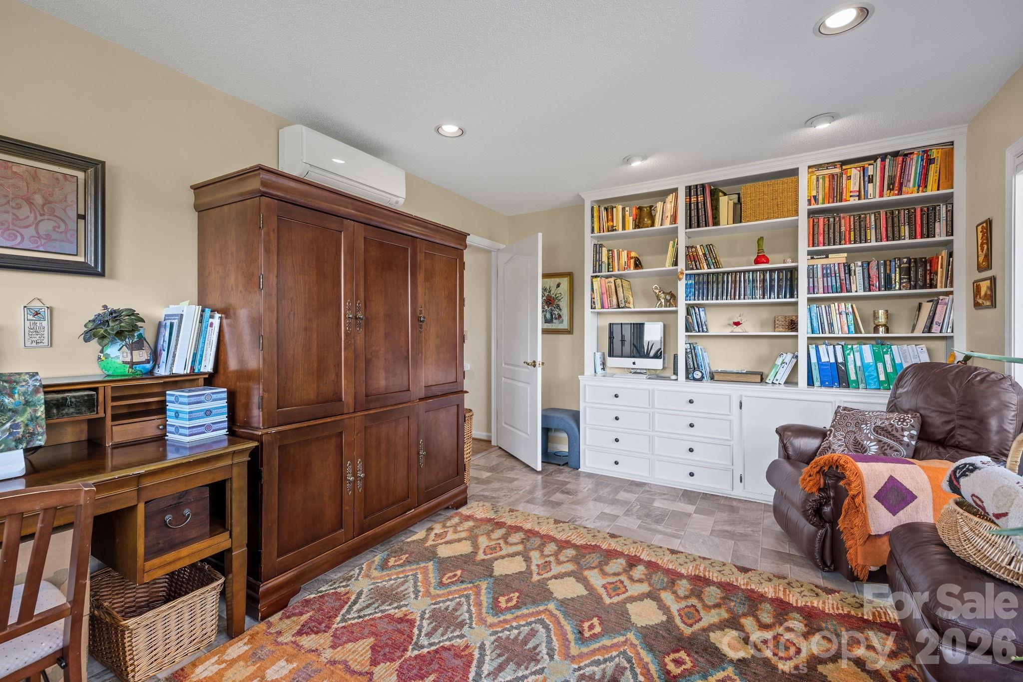 1531 Old Town Way — Hendersonville
