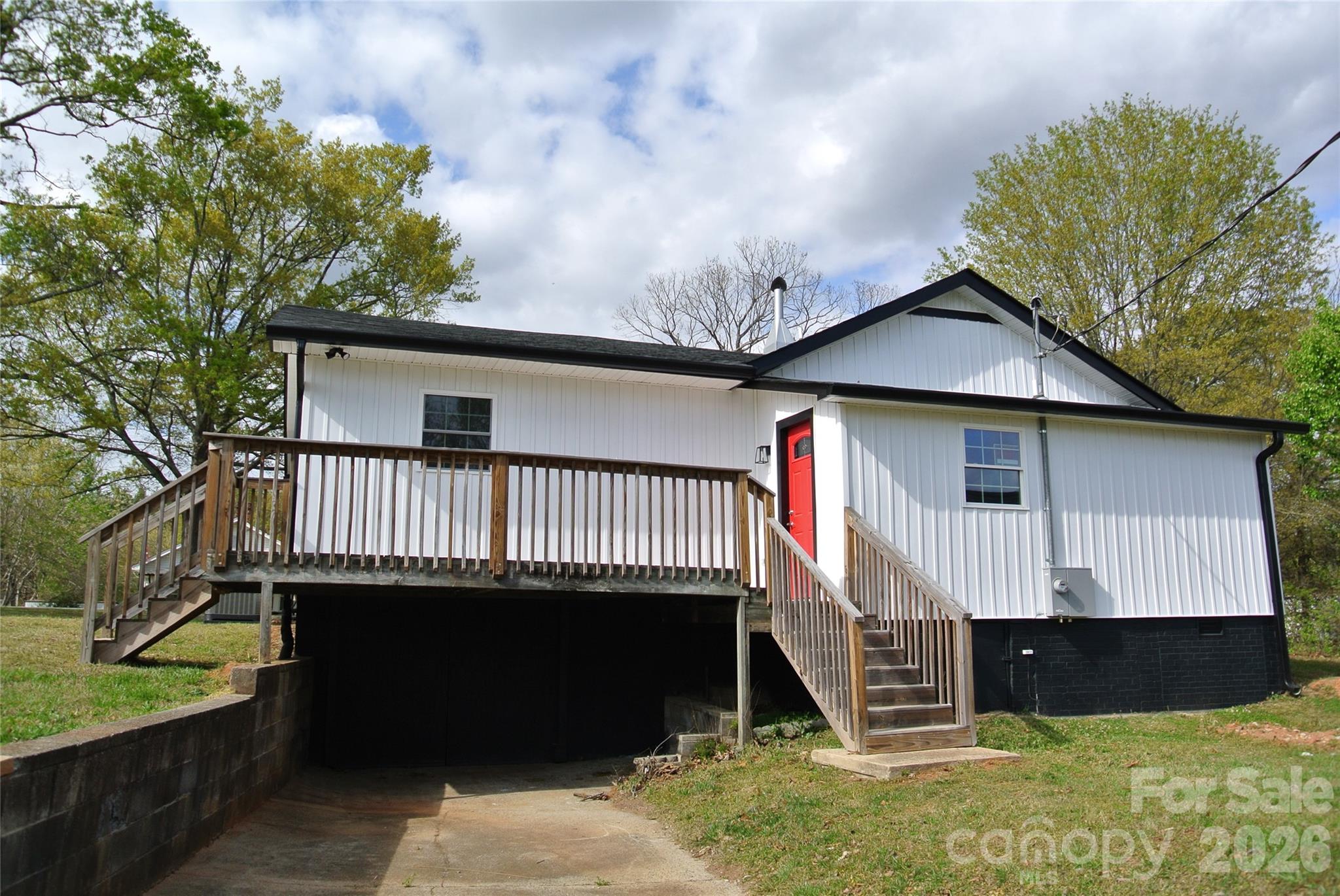 123 Moore Road — Ellenboro