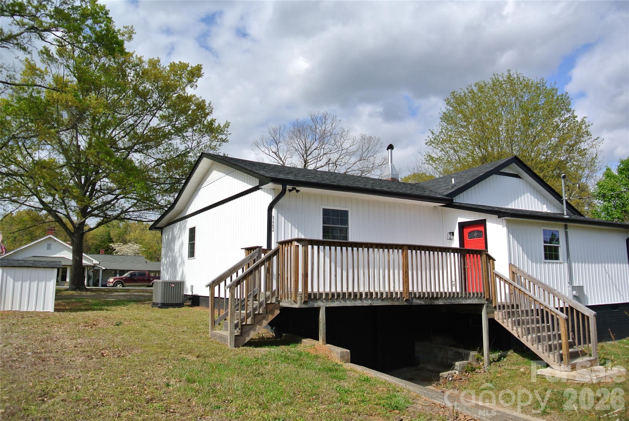 123 Moore Road — Ellenboro