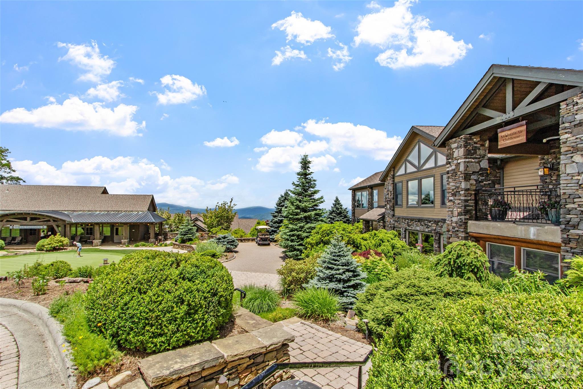 151 Austin Mountain Drive — Burnsville