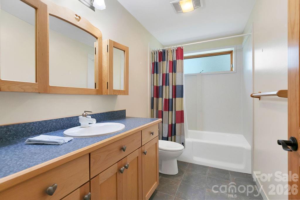 40 Walnut Ridge Circle — Brevard