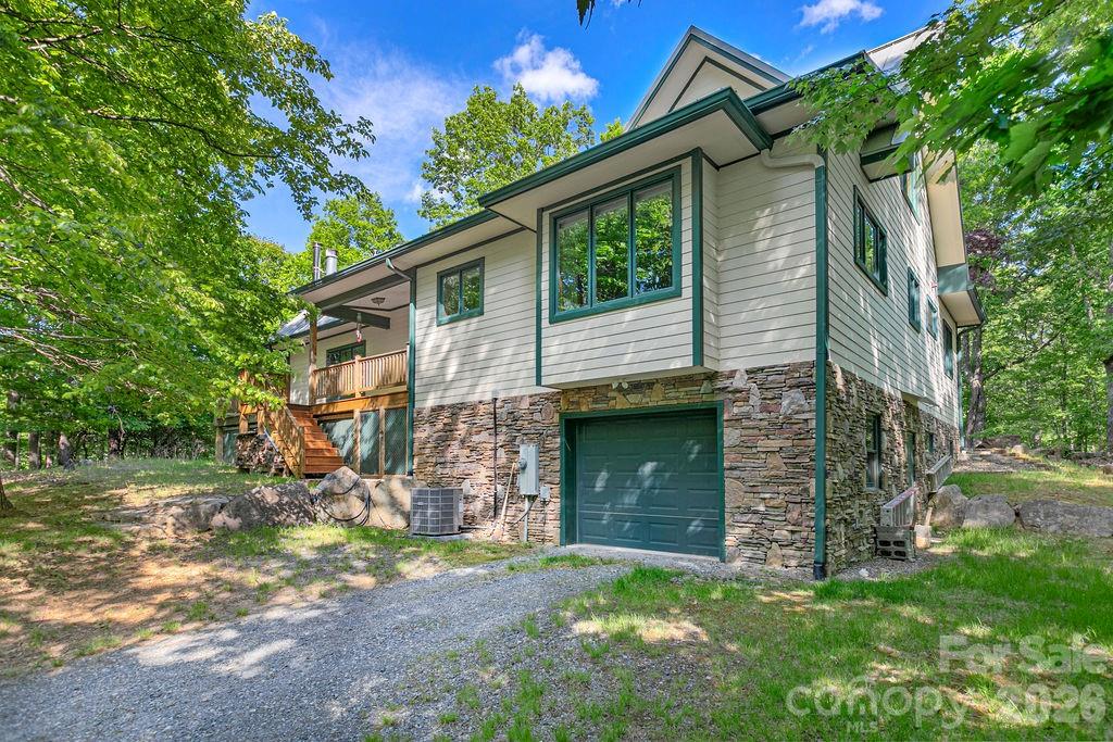 40 Walnut Ridge Circle — Brevard