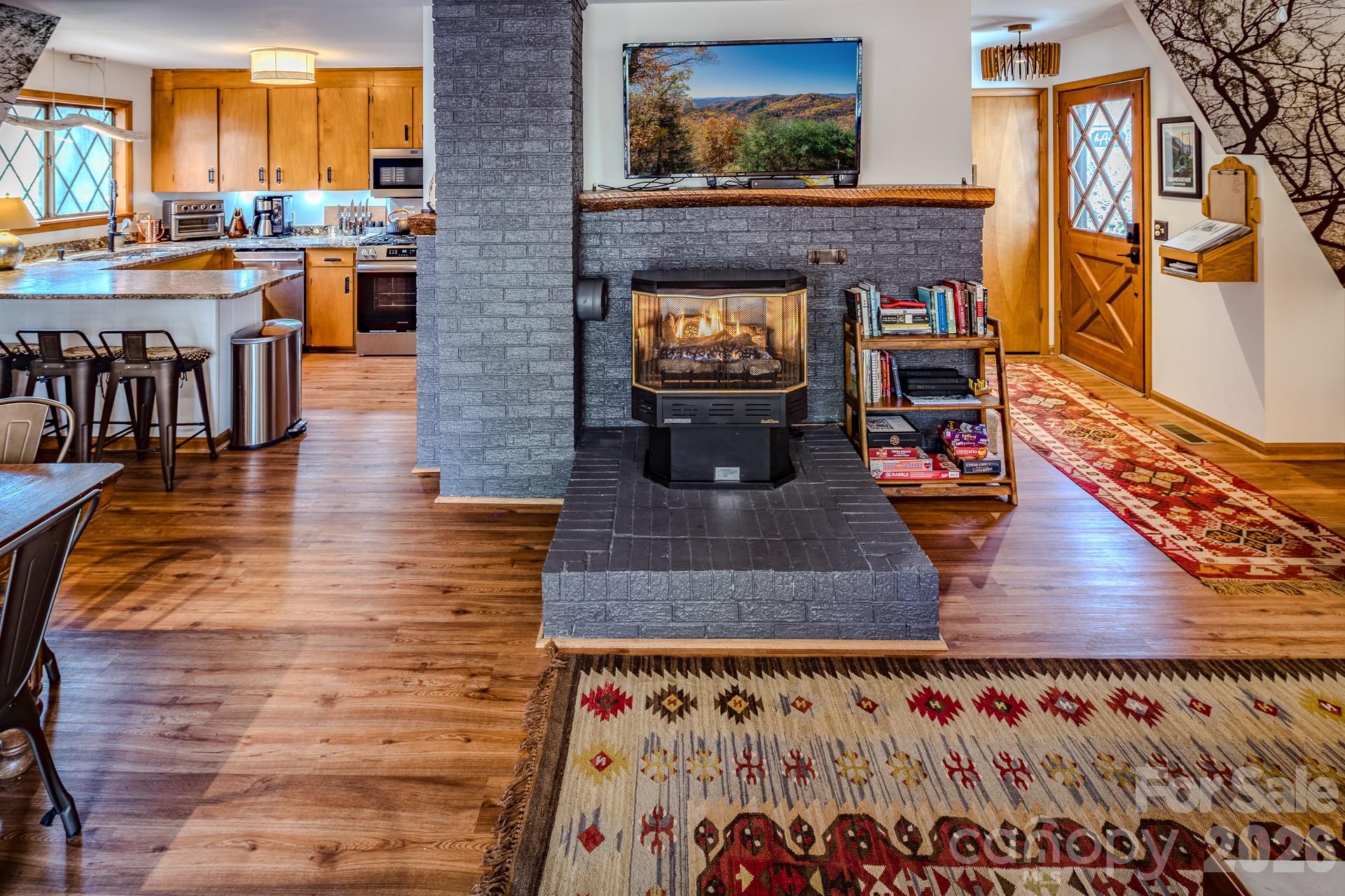 20 Lady Slipper Loop — Newland
