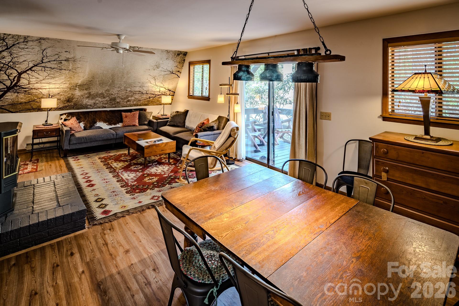 20 Lady Slipper Loop — Newland