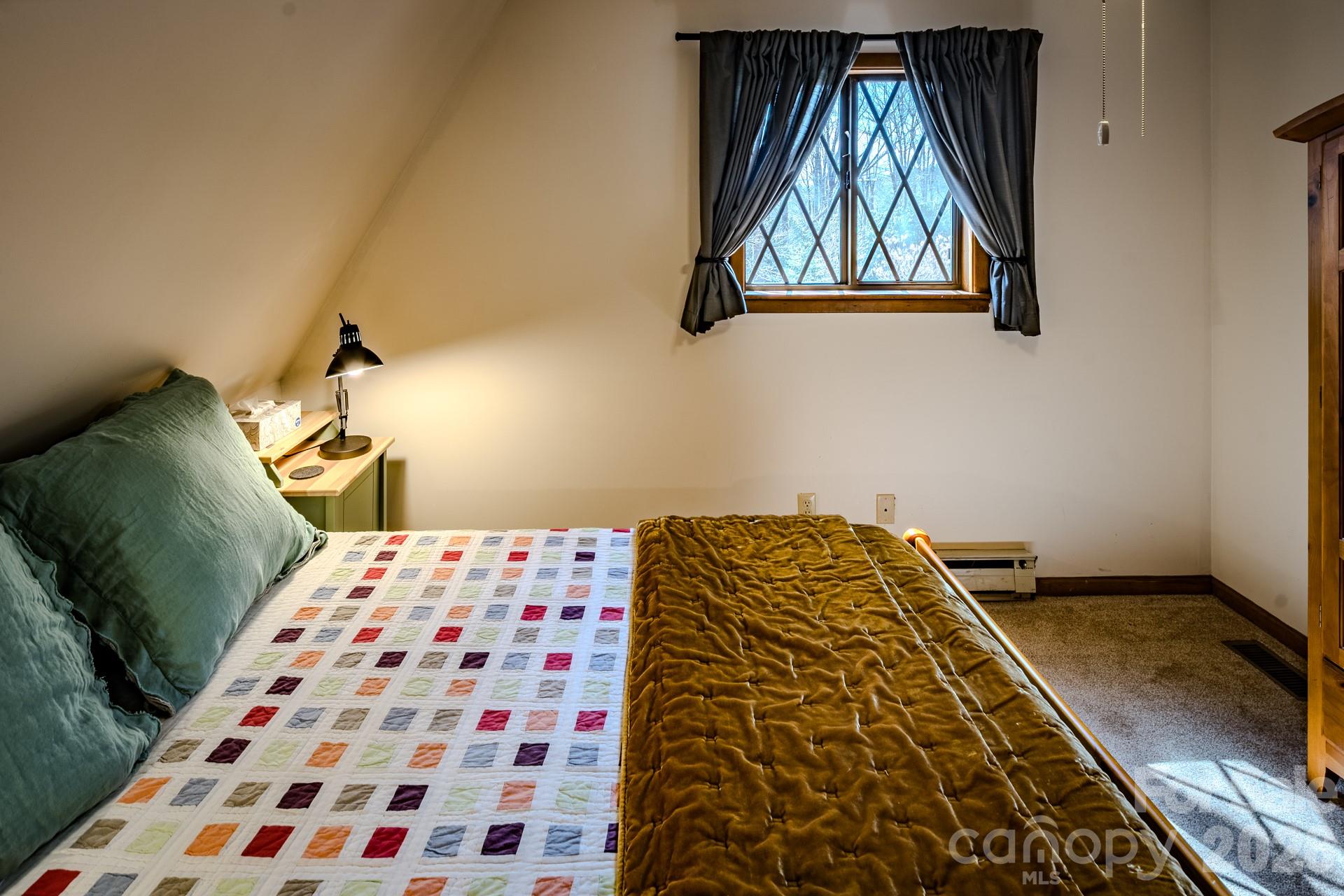 20 Lady Slipper Loop — Newland