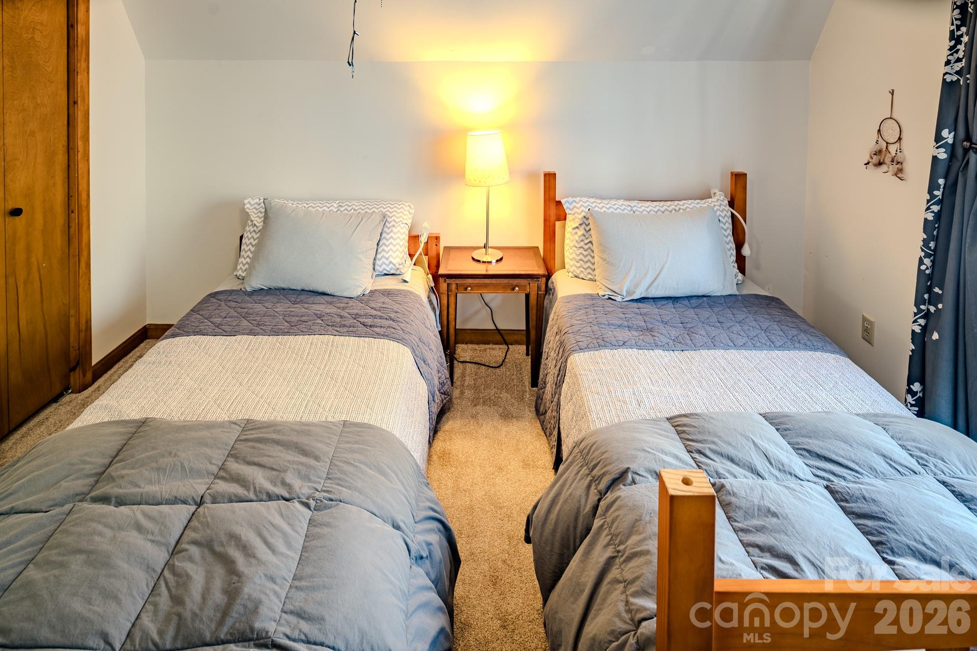 20 Lady Slipper Loop — Newland