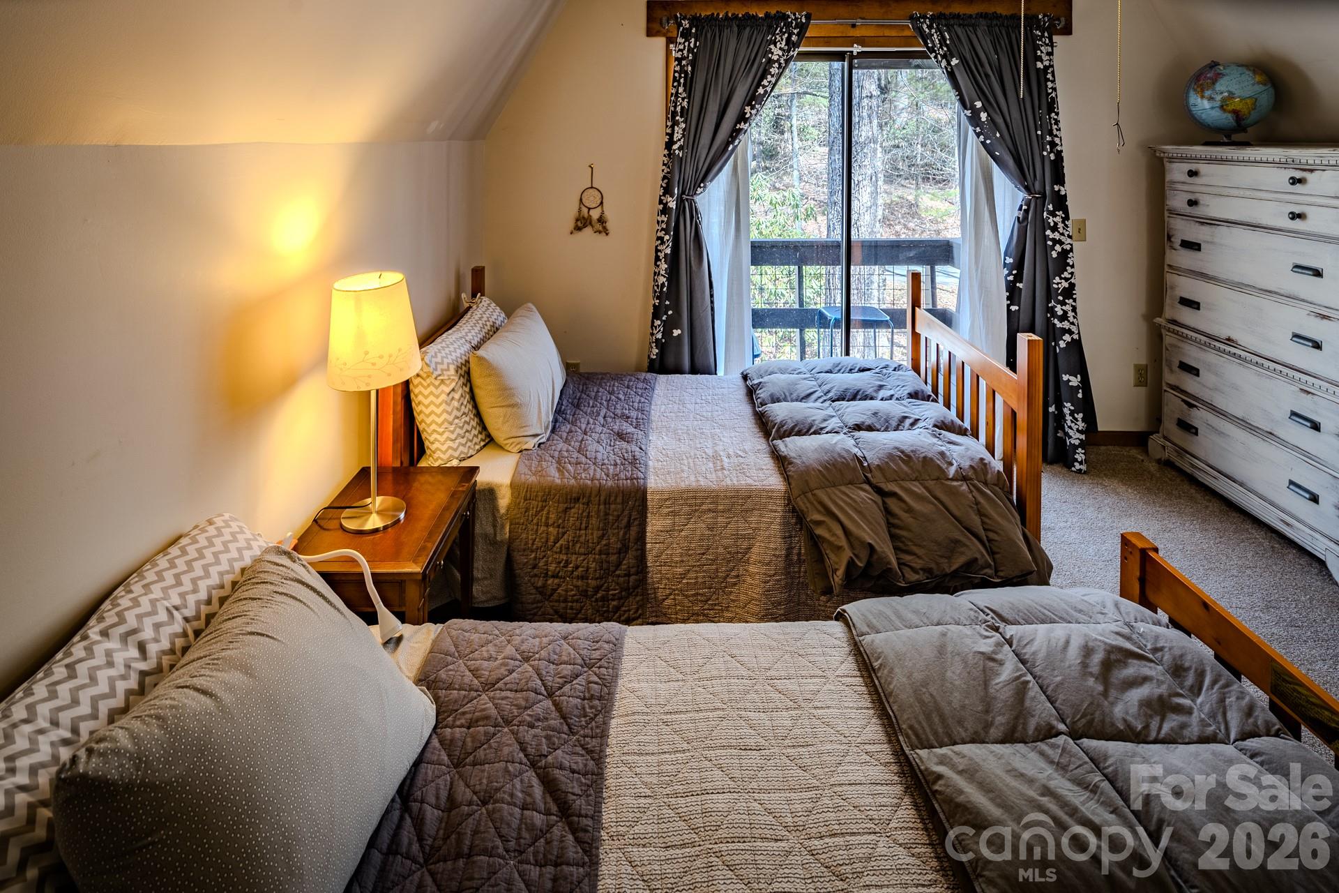 20 Lady Slipper Loop — Newland