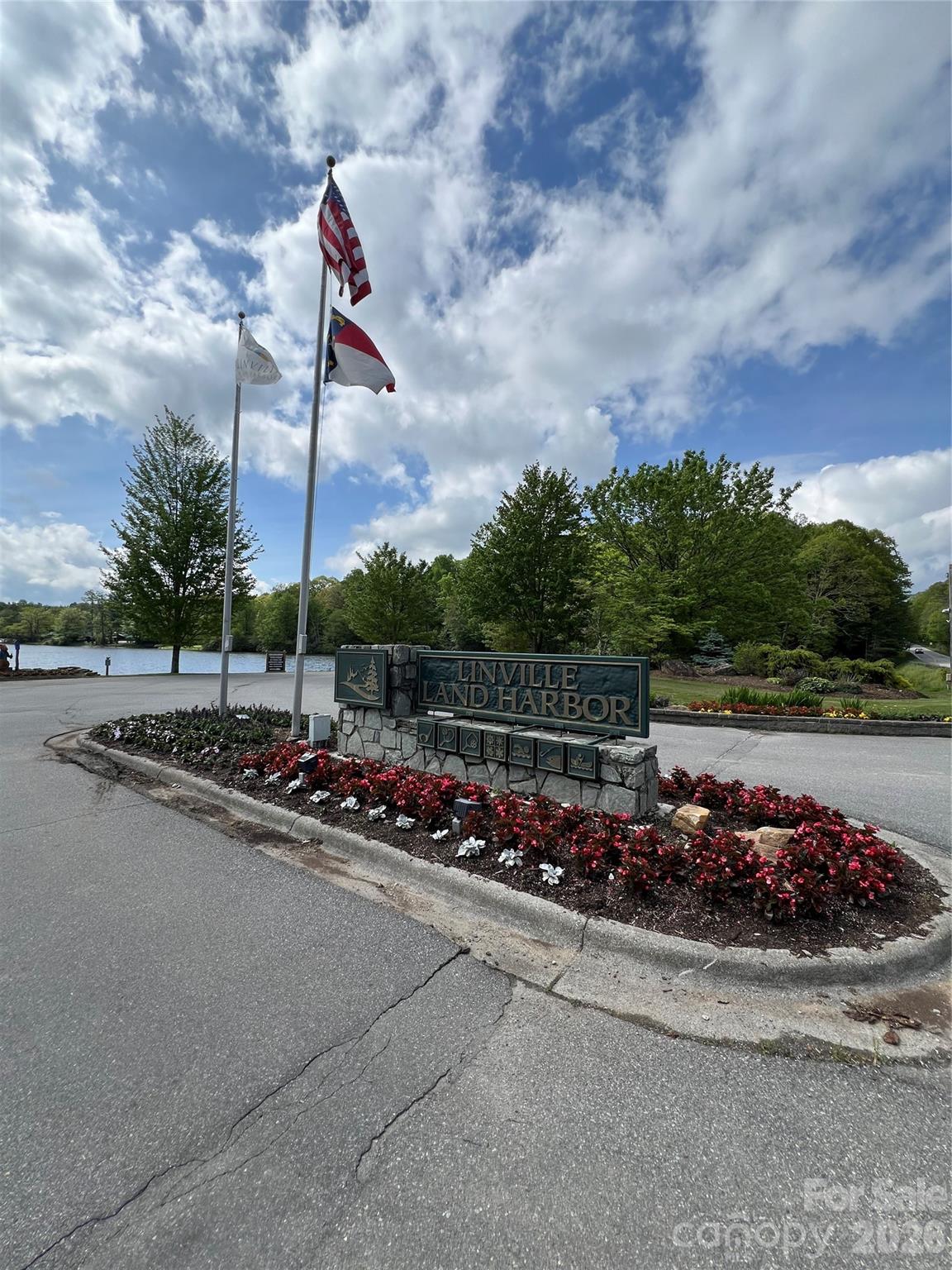 20 Lady Slipper Loop — Newland