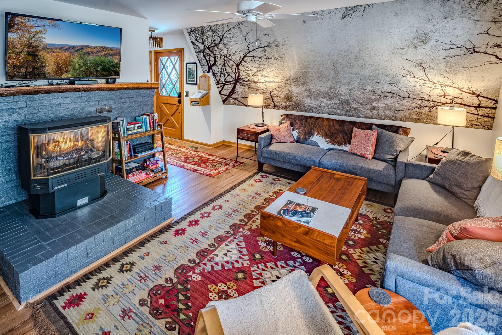 20 Lady Slipper Loop — Newland