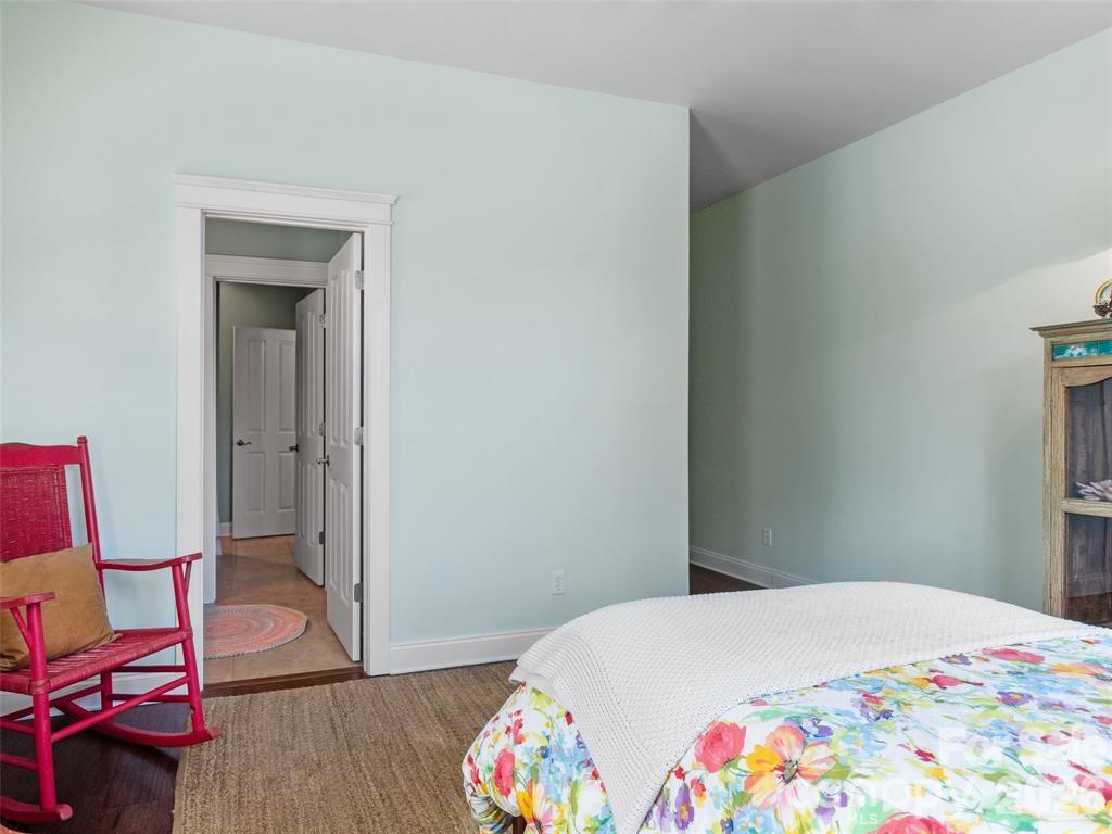 22 S Kaufman Stone Way — Biltmore Lake