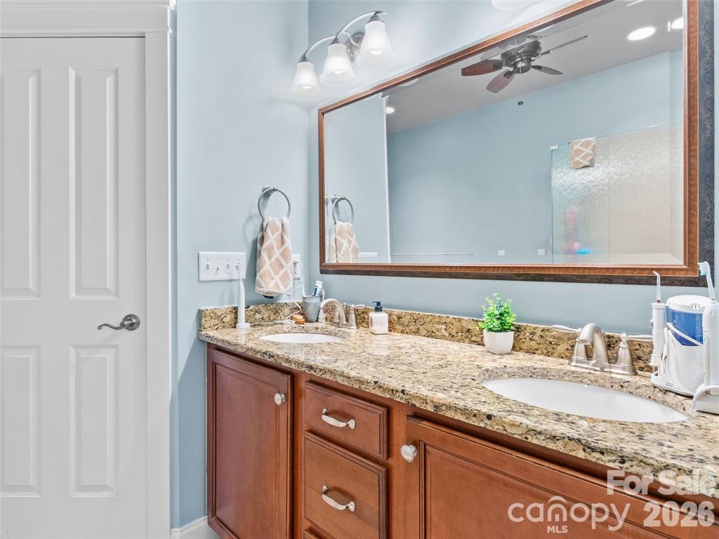 22 S Kaufman Stone Way — Biltmore Lake