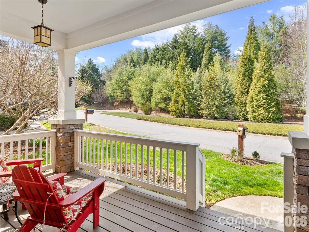 22 S Kaufman Stone Way — Biltmore Lake