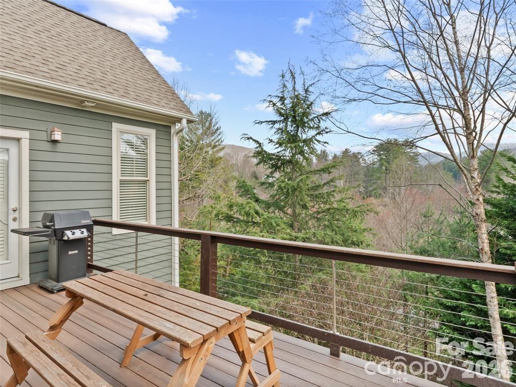 22 S Kaufman Stone Way — Biltmore Lake