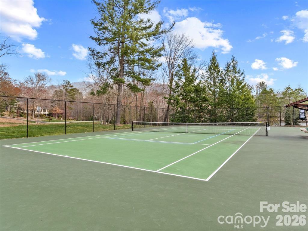 22 S Kaufman Stone Way — Biltmore Lake
