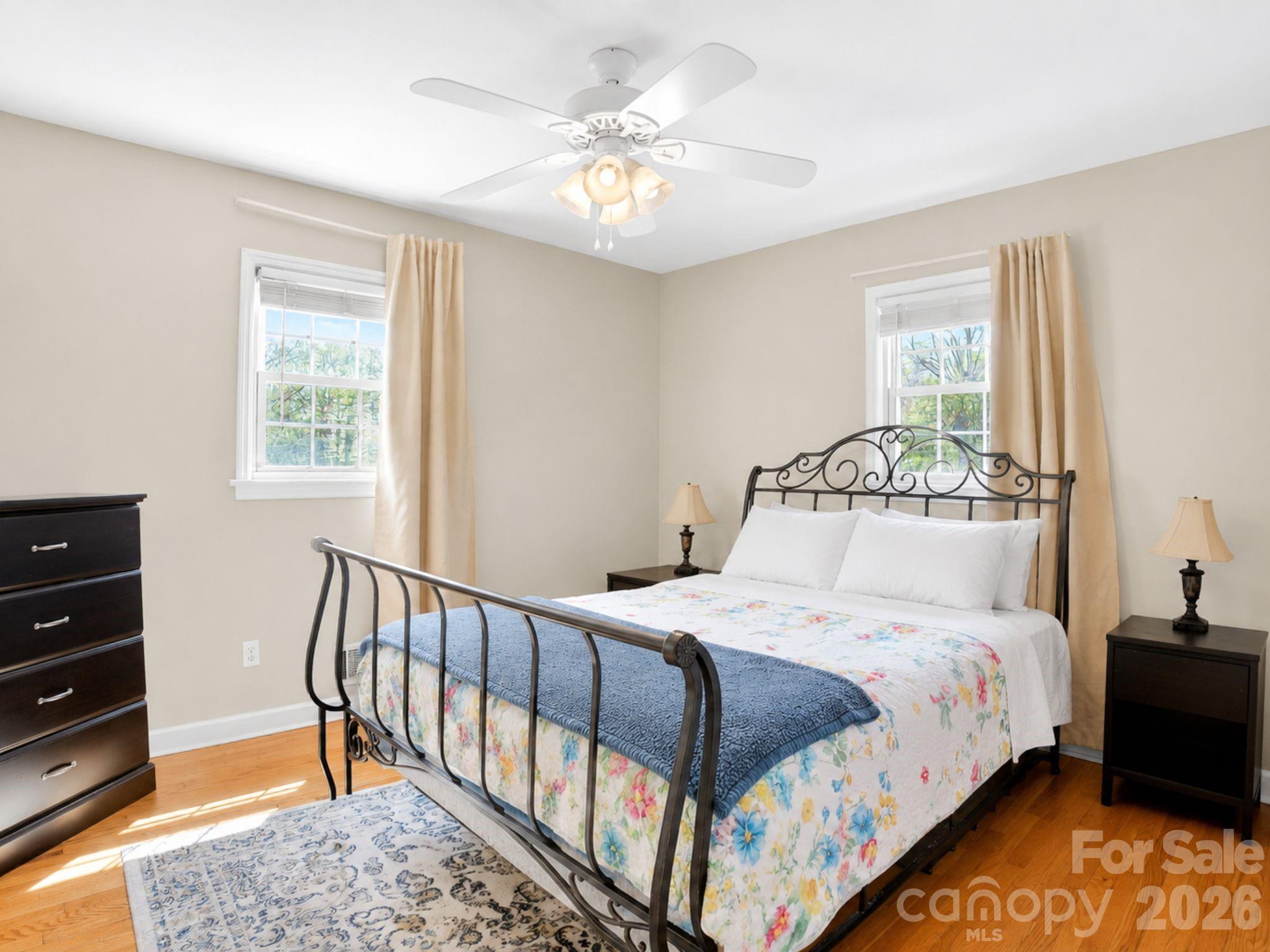 1091 16th Avenue NW — Hickory