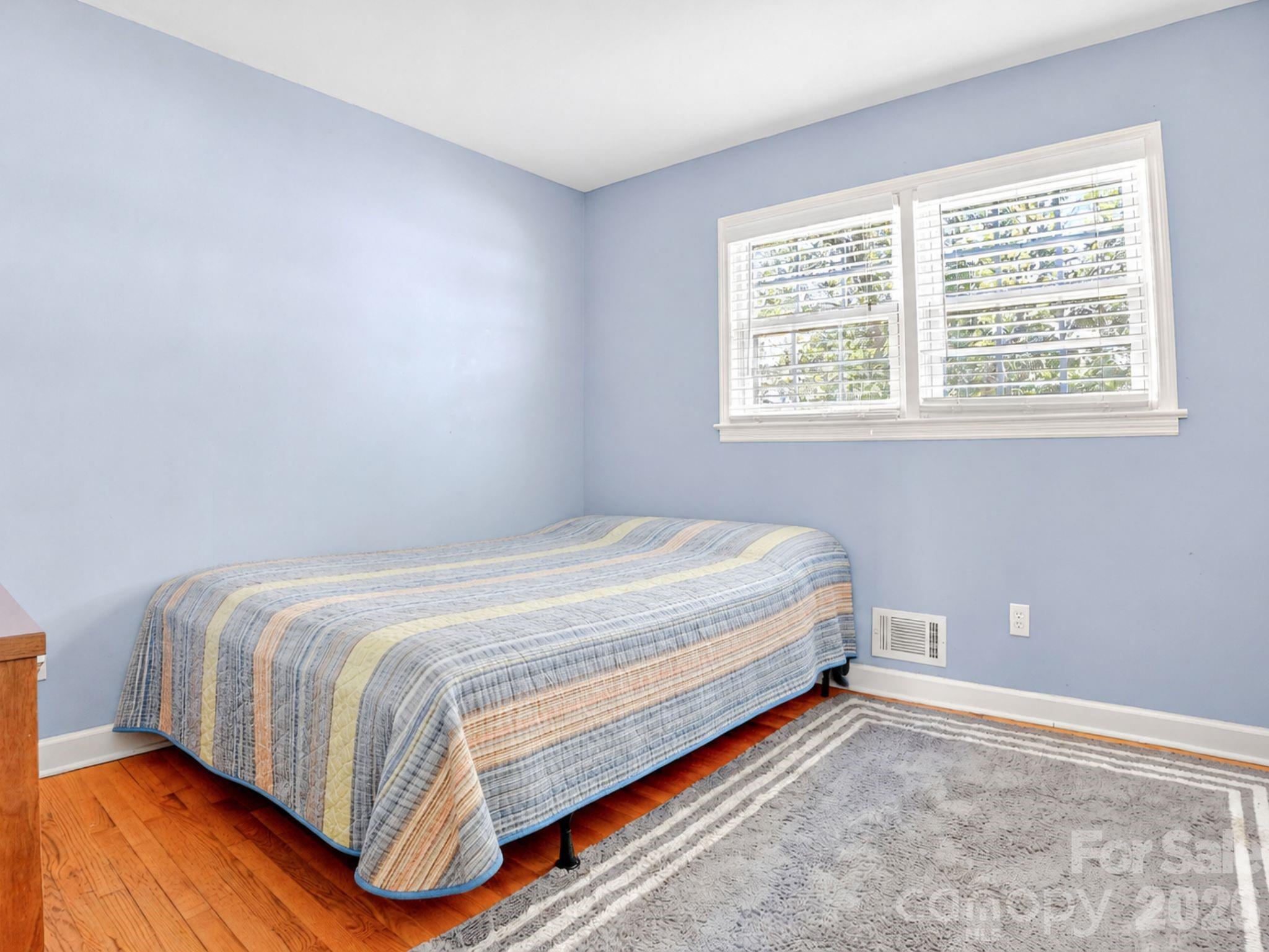 1091 16th Avenue NW — Hickory