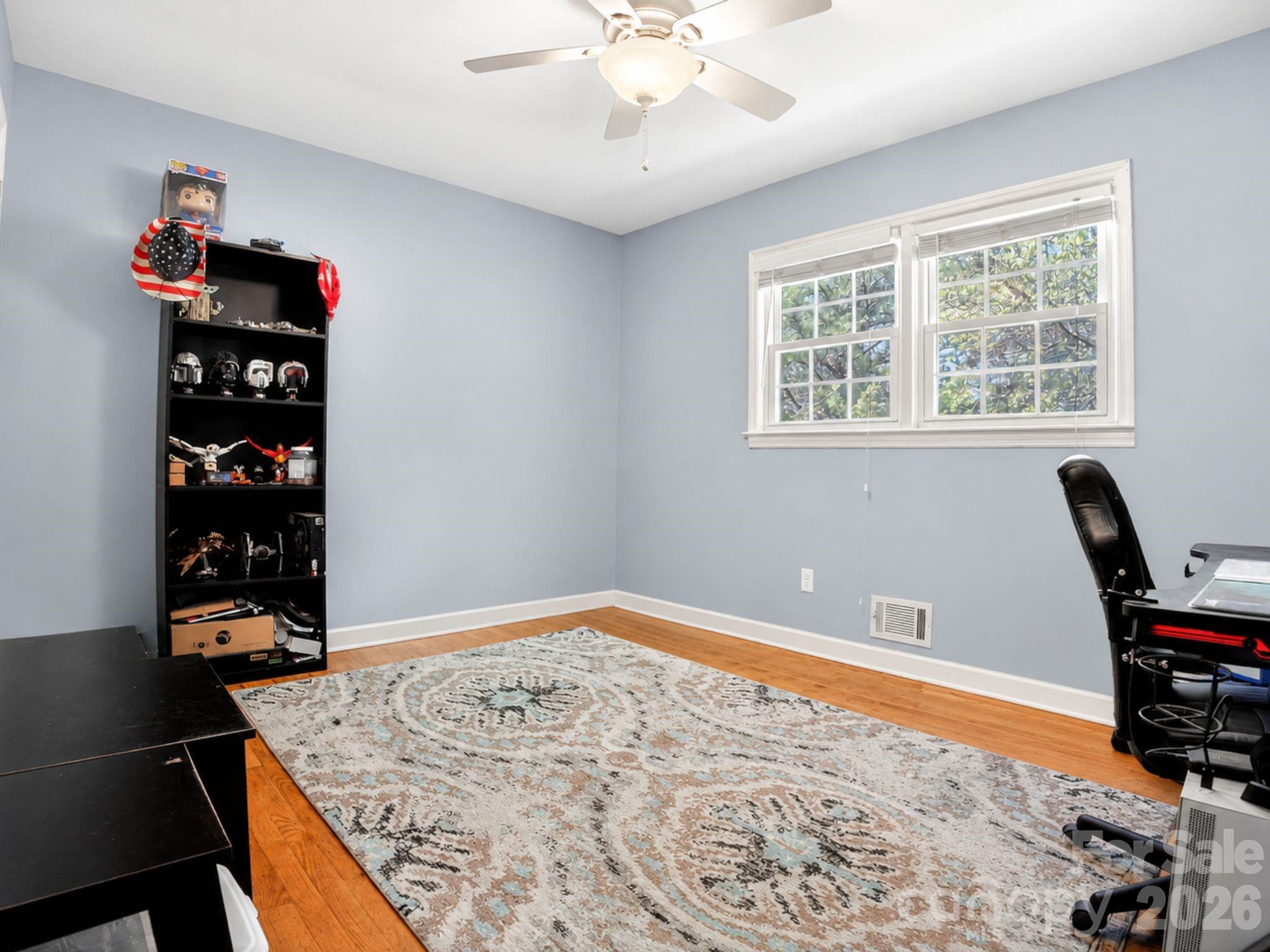 1091 16th Avenue NW — Hickory