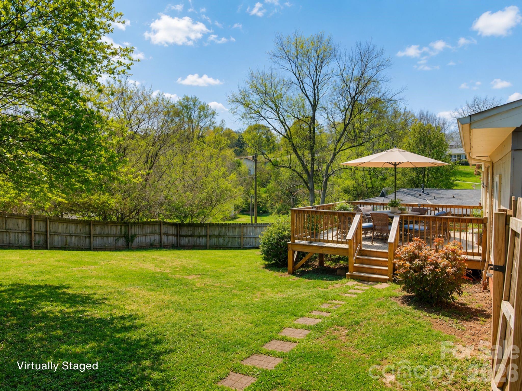 1091 16th Avenue NW — Hickory