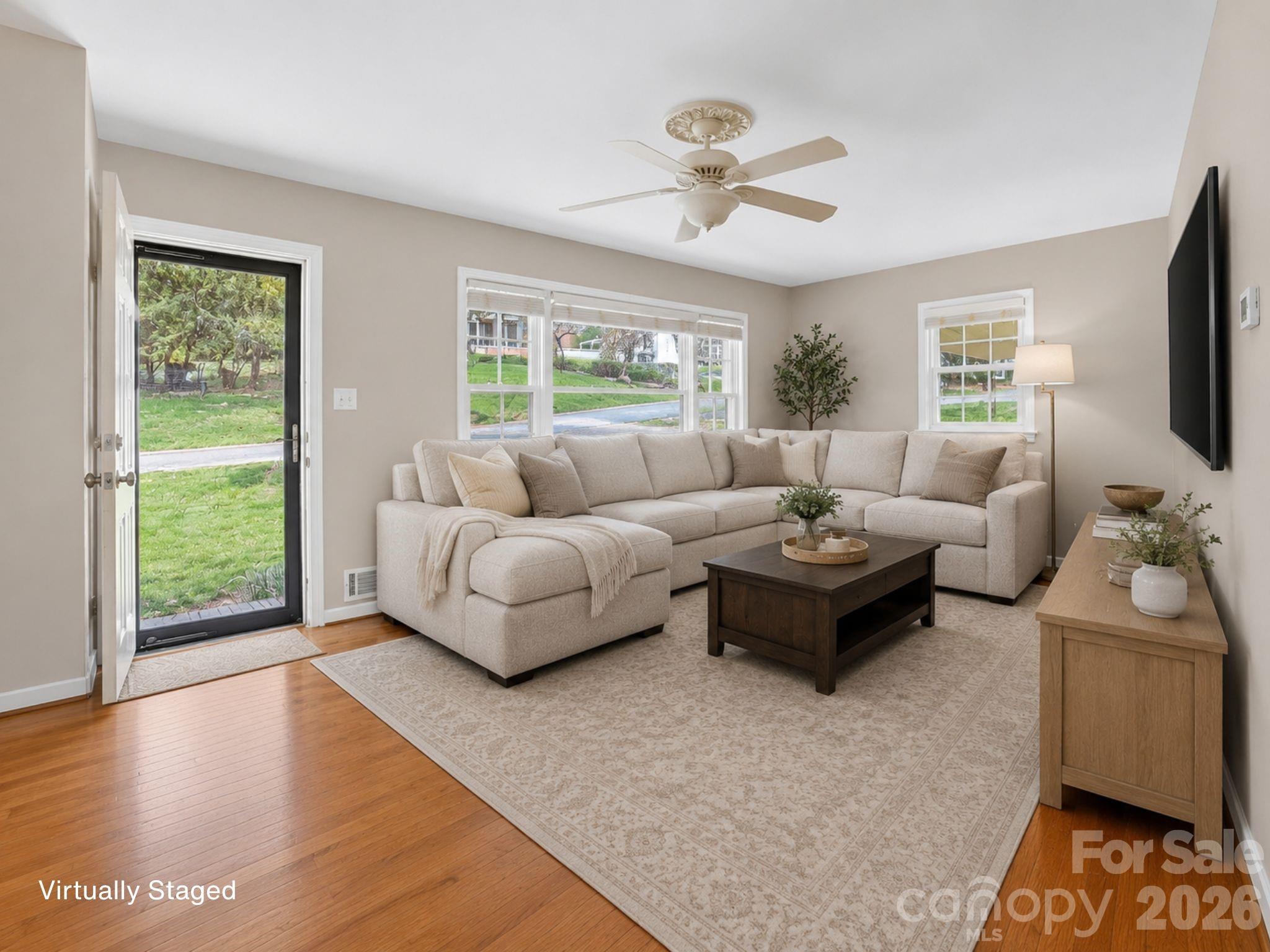1091 16th Avenue NW — Hickory
