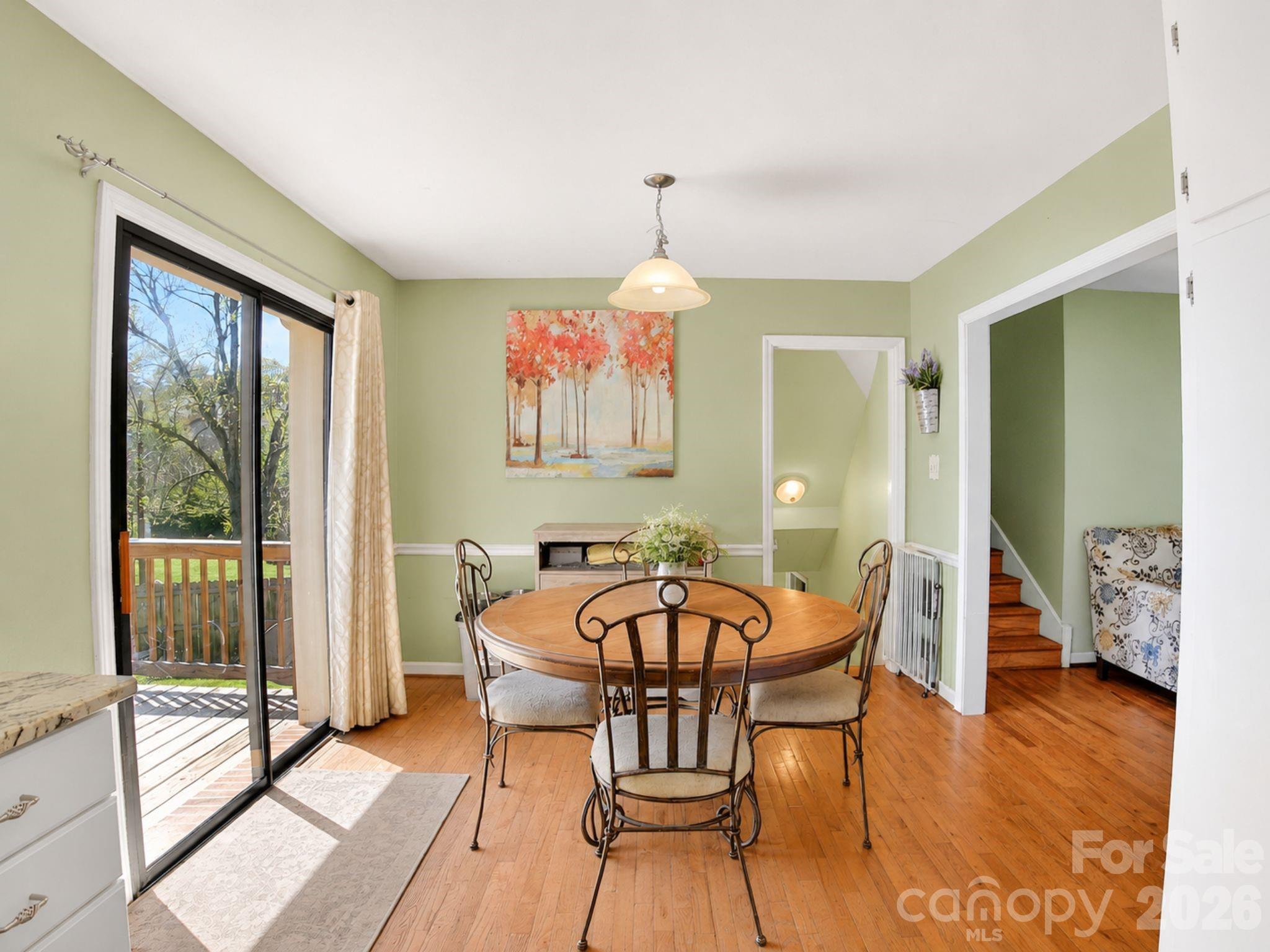 1091 16th Avenue NW — Hickory