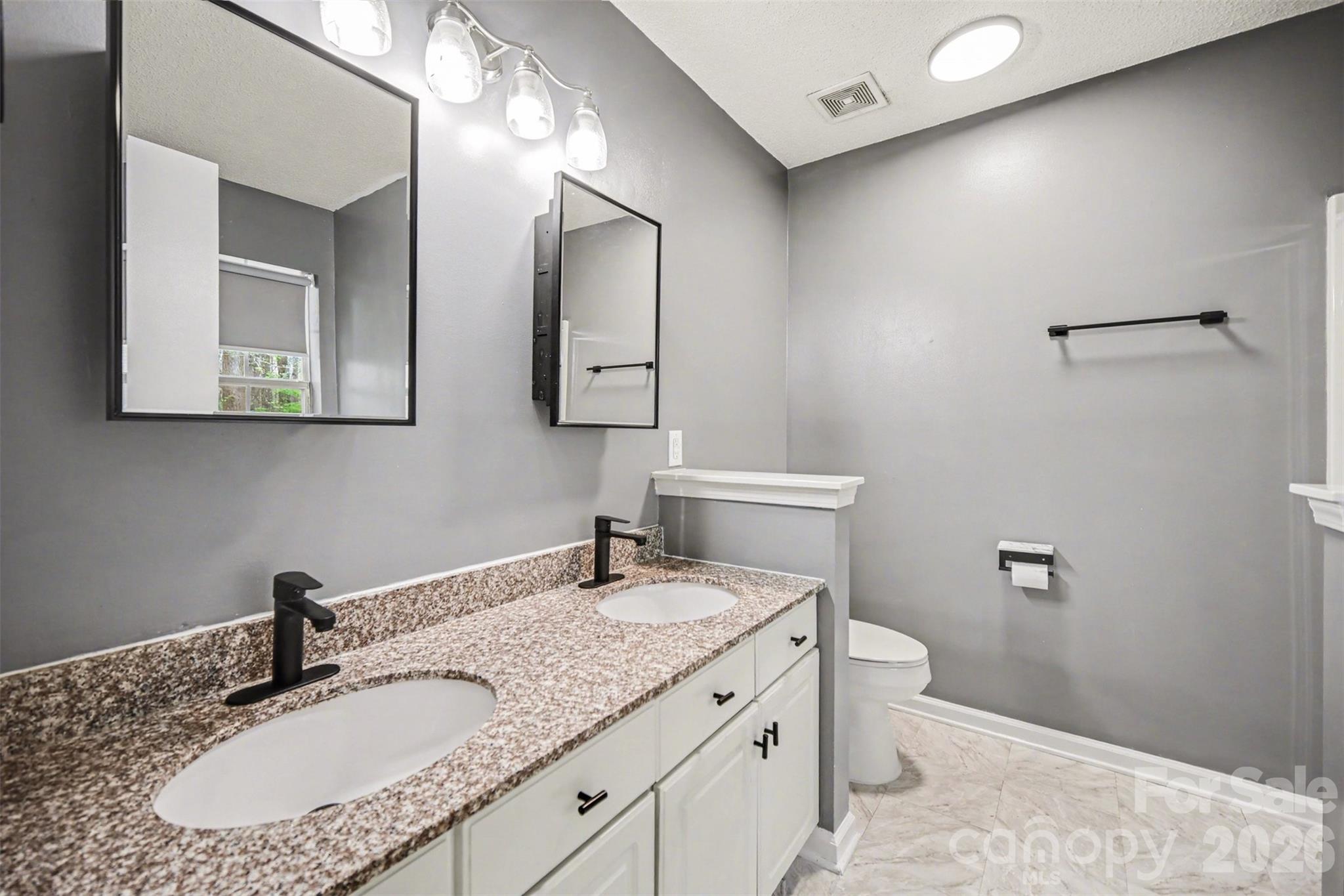 5806 Pennycross Lane — Charlotte