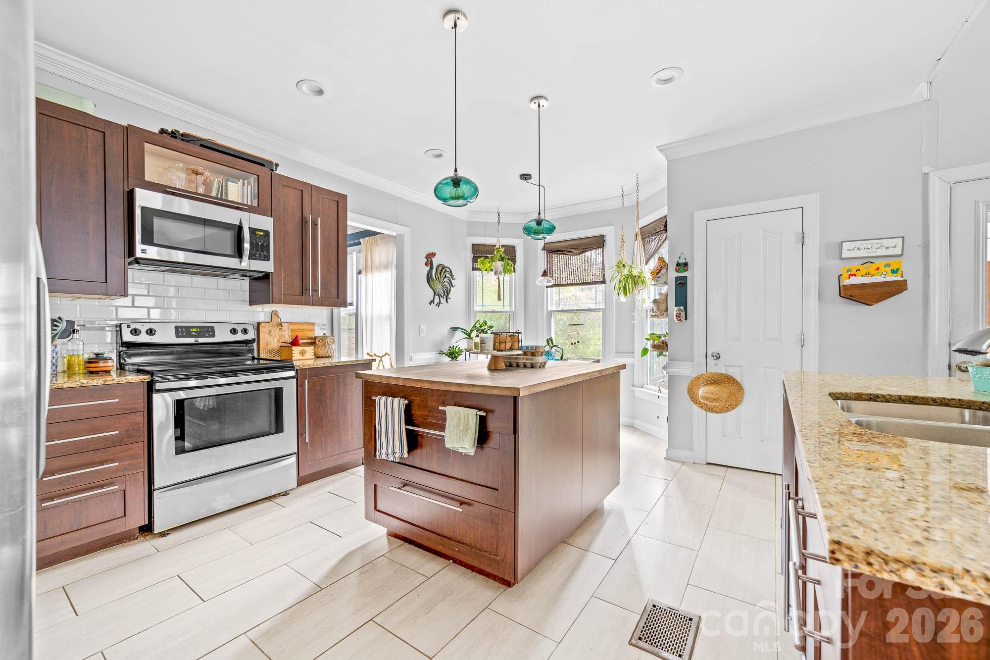 9907 Davis Lake Parkway — Charlotte