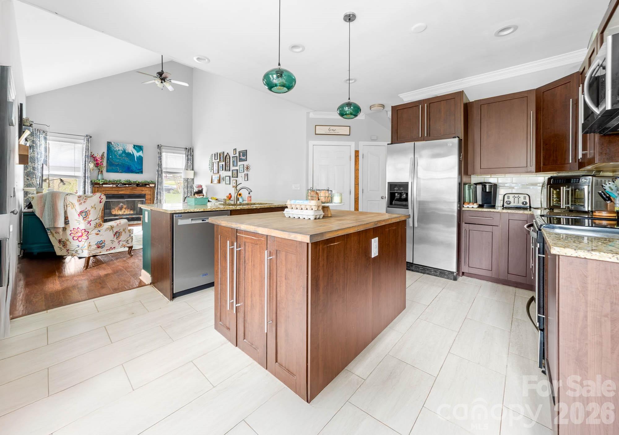 9907 Davis Lake Parkway — Charlotte