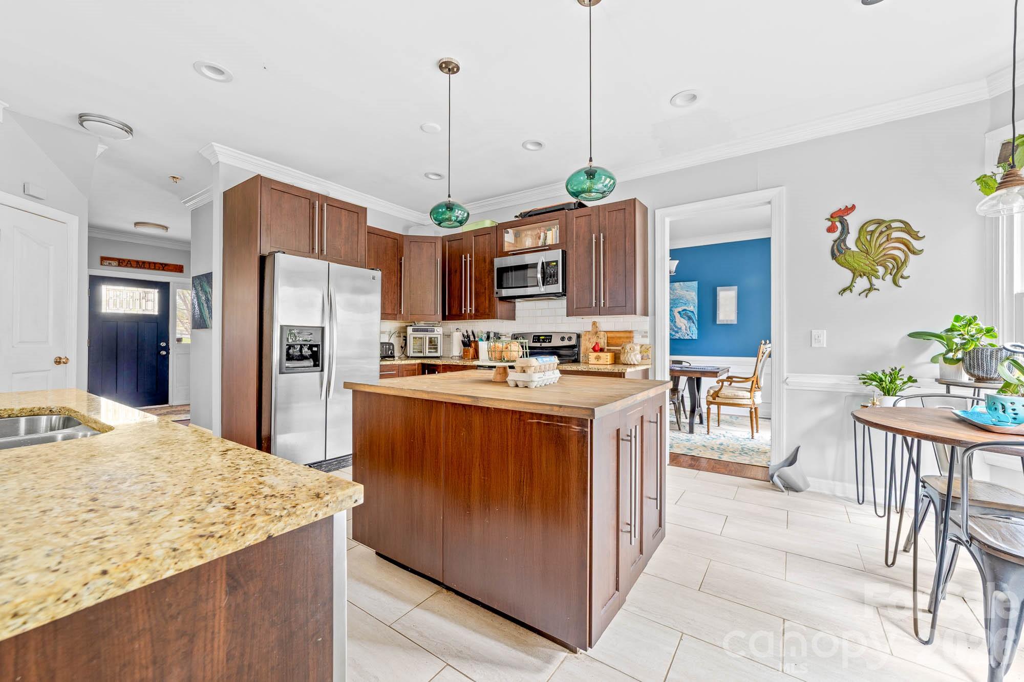 9907 Davis Lake Parkway — Charlotte