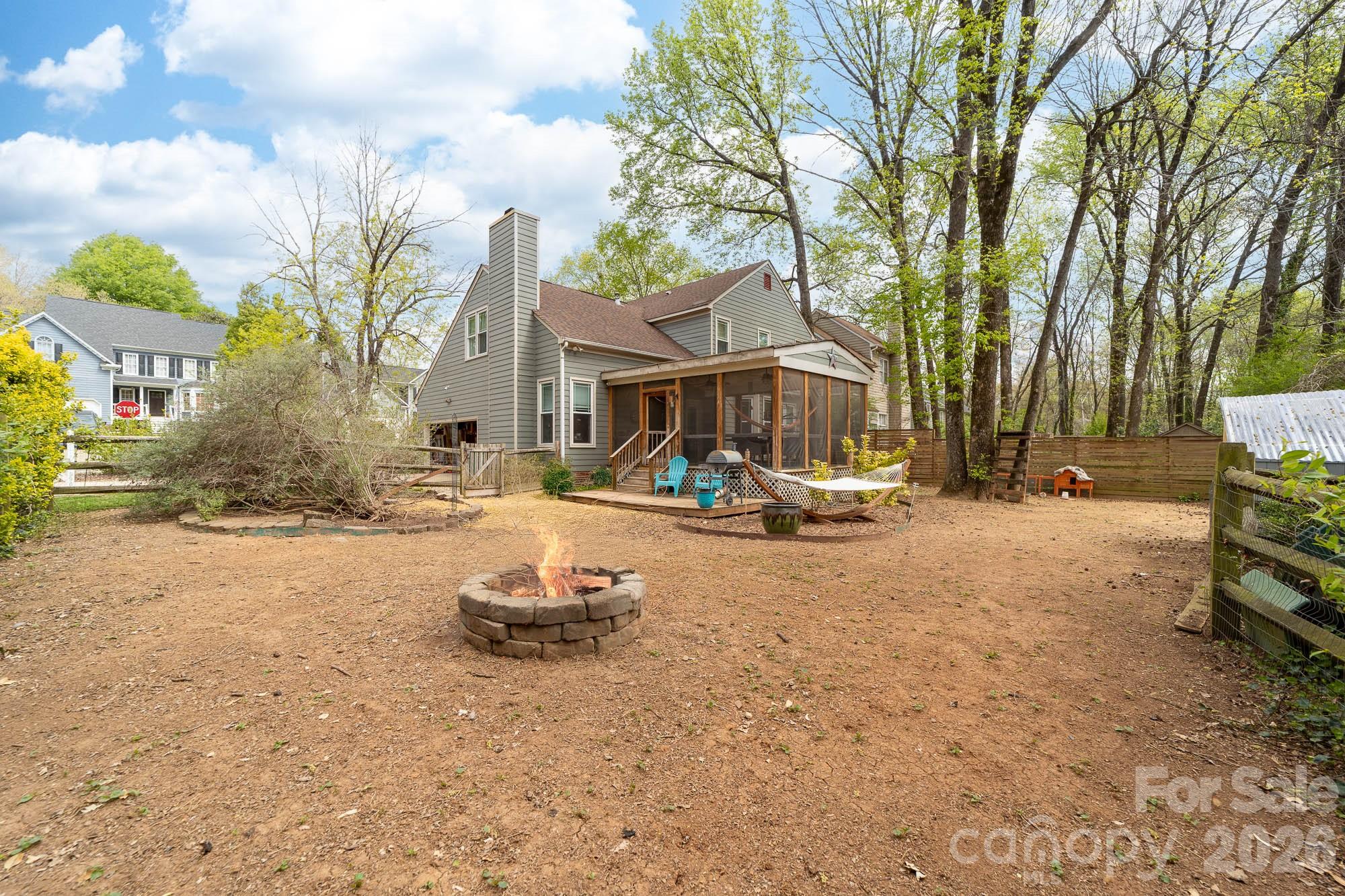 9907 Davis Lake Parkway — Charlotte