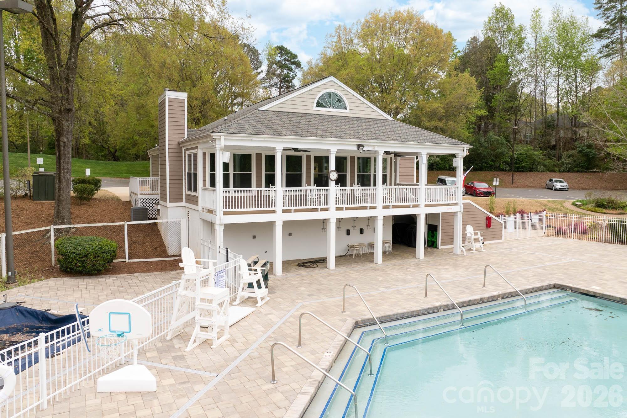 9907 Davis Lake Parkway — Charlotte